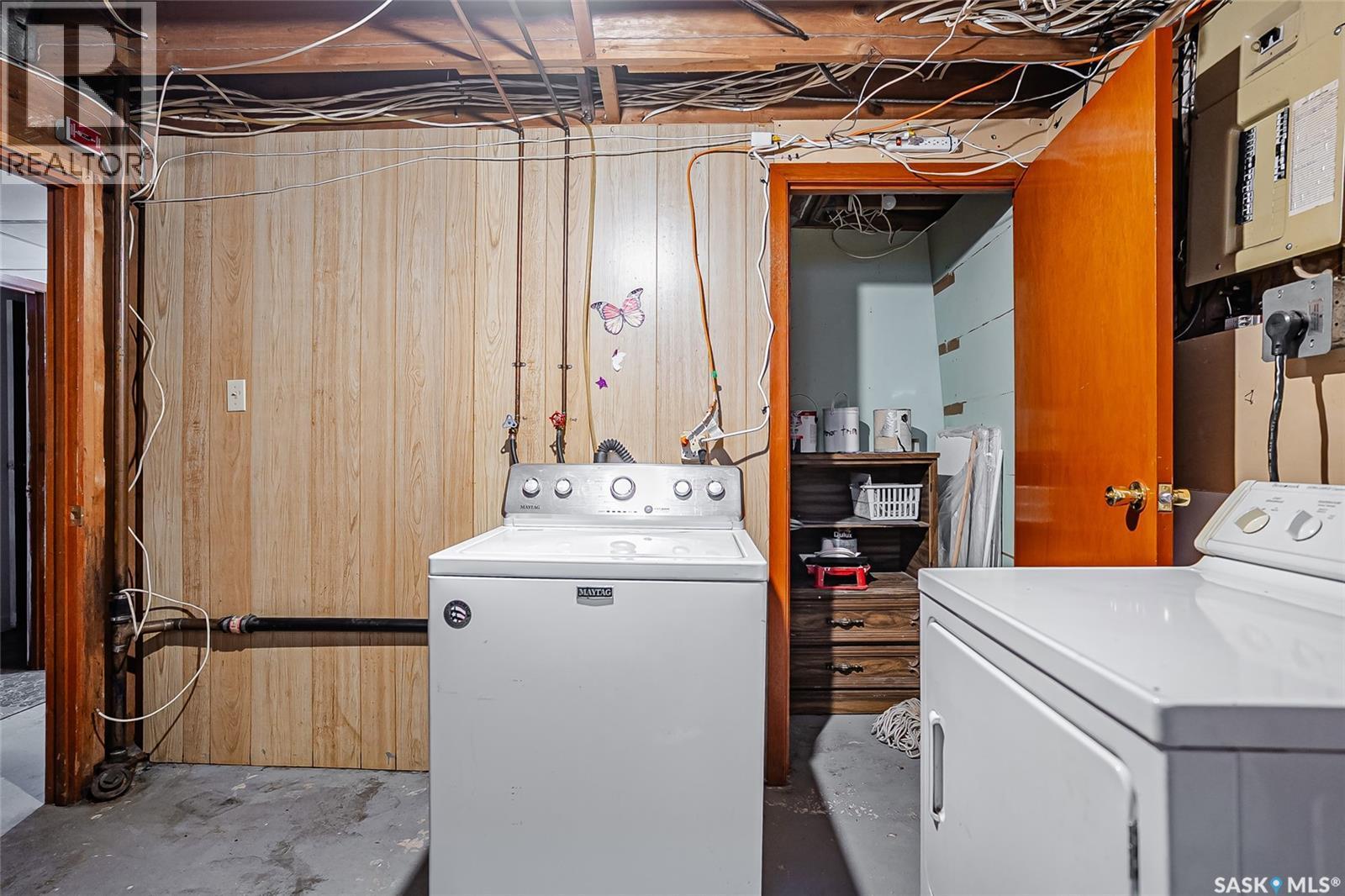 1309 I Avenue N, Saskatoon, SK - Indoor Photo Showing Laundry Room