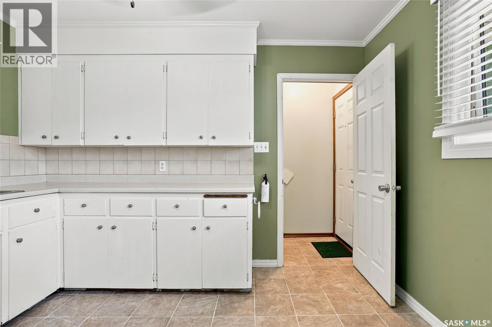 1309 I Avenue N, Saskatoon, SK - Indoor