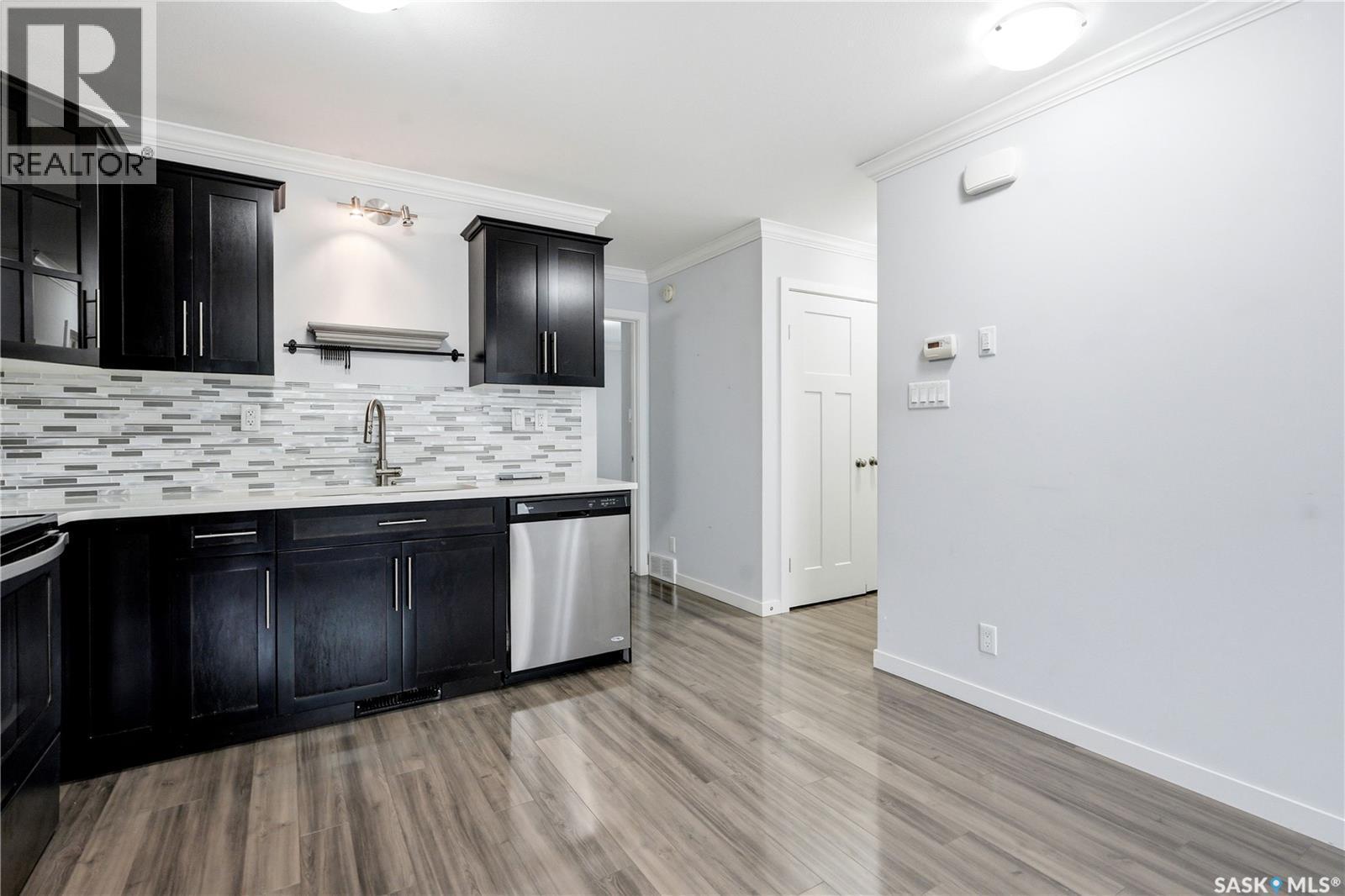 321 620 Cornish Road, Saskatoon, SK - Indoor Photo Showing Kitchen With Stainless Steel Kitchen