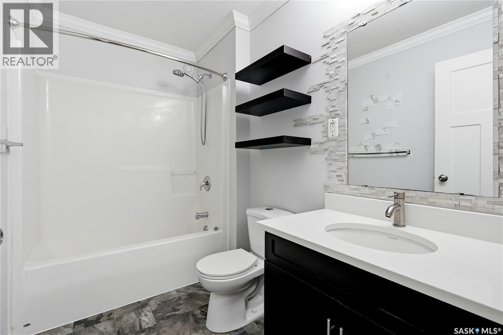 321 620 Cornish Road, Saskatoon, SK - Indoor Photo Showing Bathroom