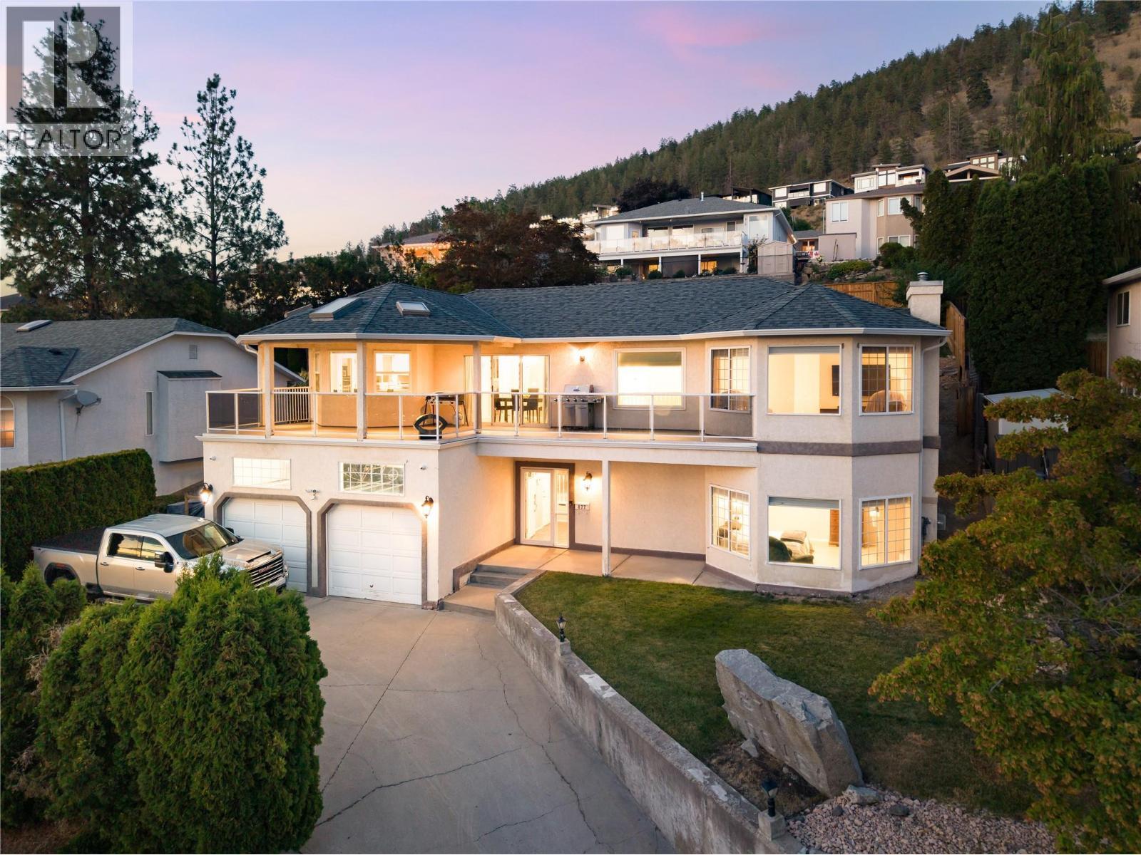 877 Toovey Road, Kelowna, BC - Outdoor With Deck Patio Veranda