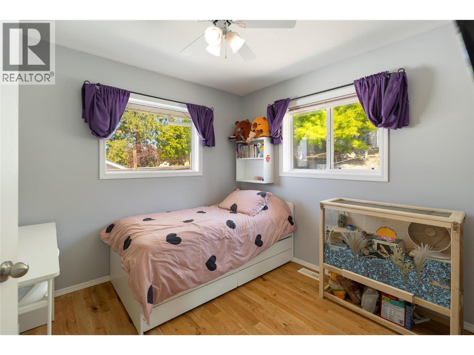 877 Toovey Road, Kelowna, BC - Indoor Photo Showing Bedroom