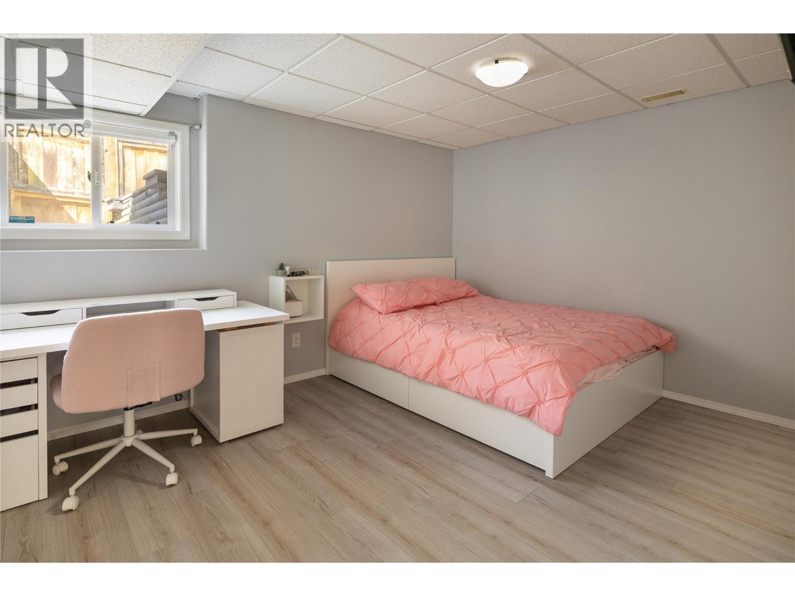 877 Toovey Road, Kelowna, BC - Indoor Photo Showing Bedroom