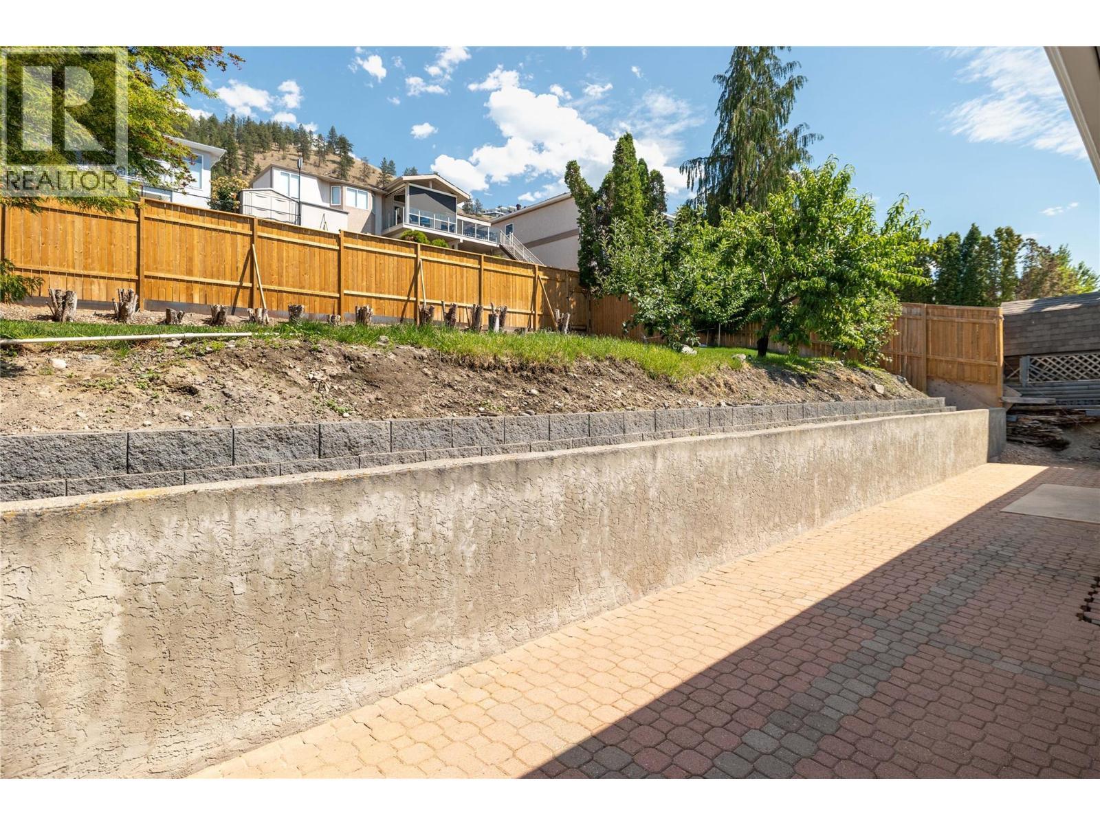 877 Toovey Road, Kelowna, BC - Outdoor