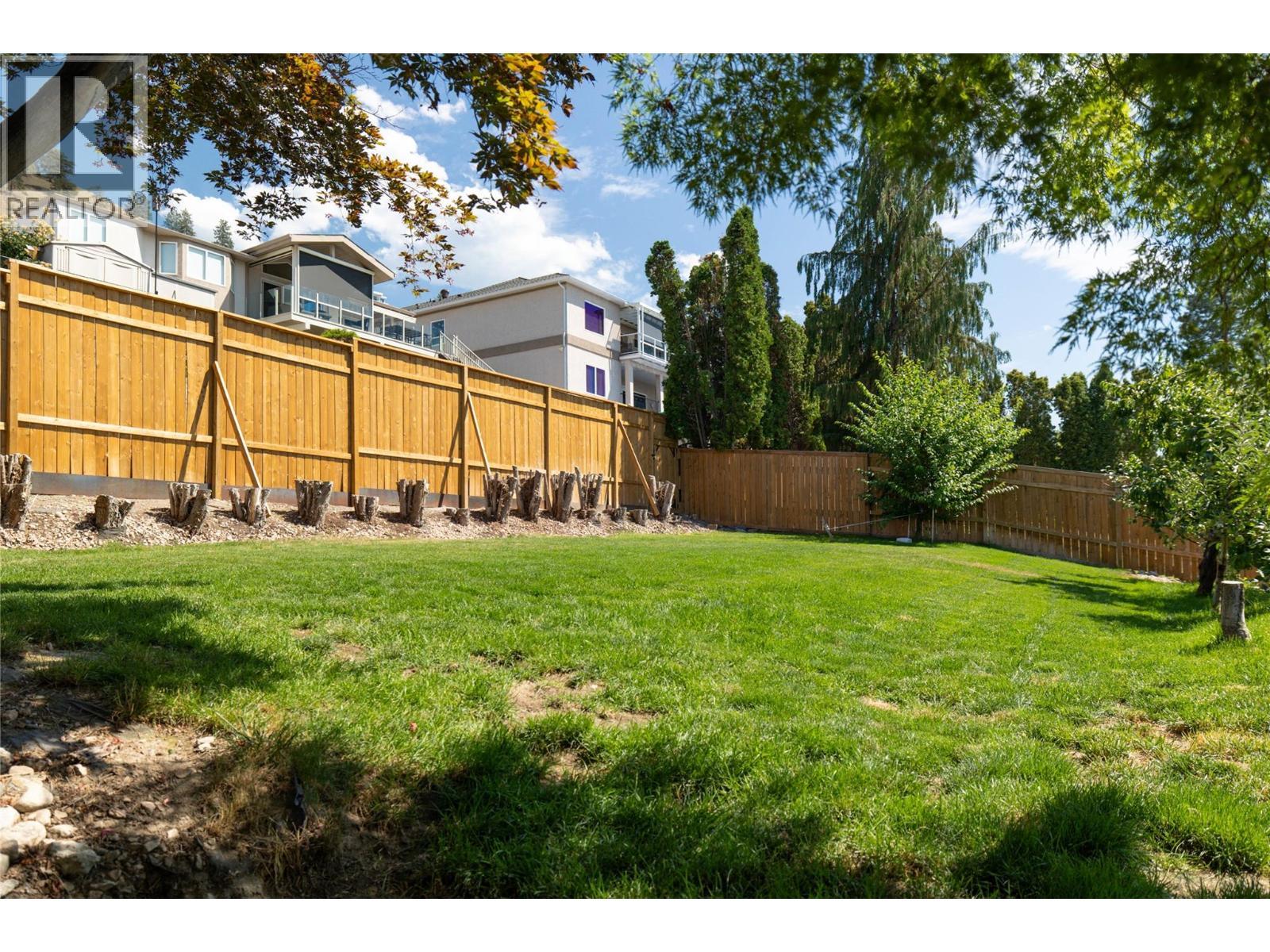 877 Toovey Road, Kelowna, BC - Outdoor