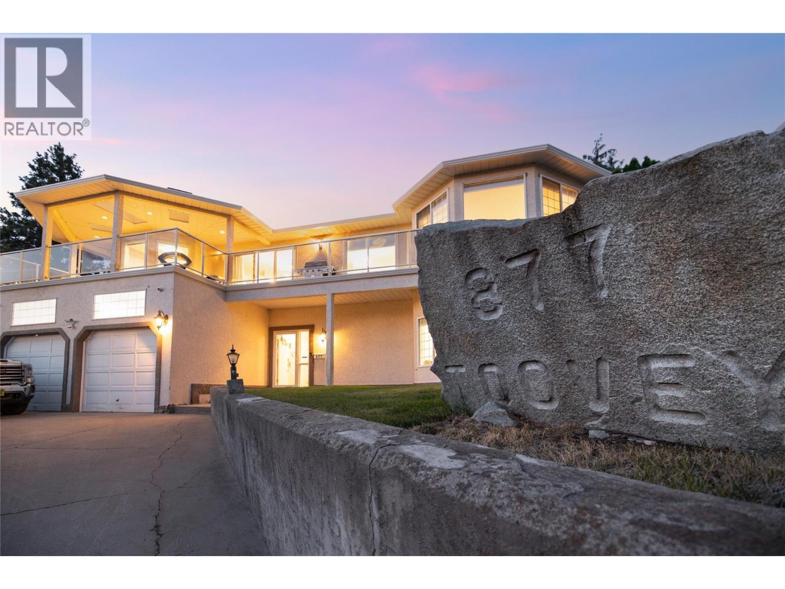 877 Toovey Road, Kelowna, BC - Outdoor