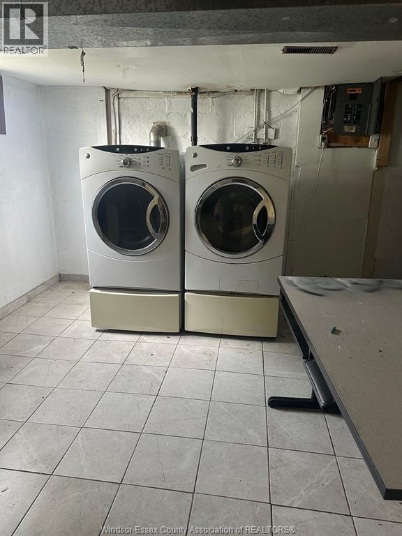 1495 Benjamin, Windsor, ON - Indoor Photo Showing Laundry Room