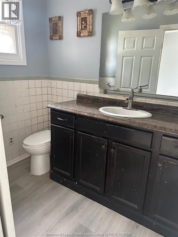 1495 Benjamin, Windsor, ON - Indoor Photo Showing Bathroom