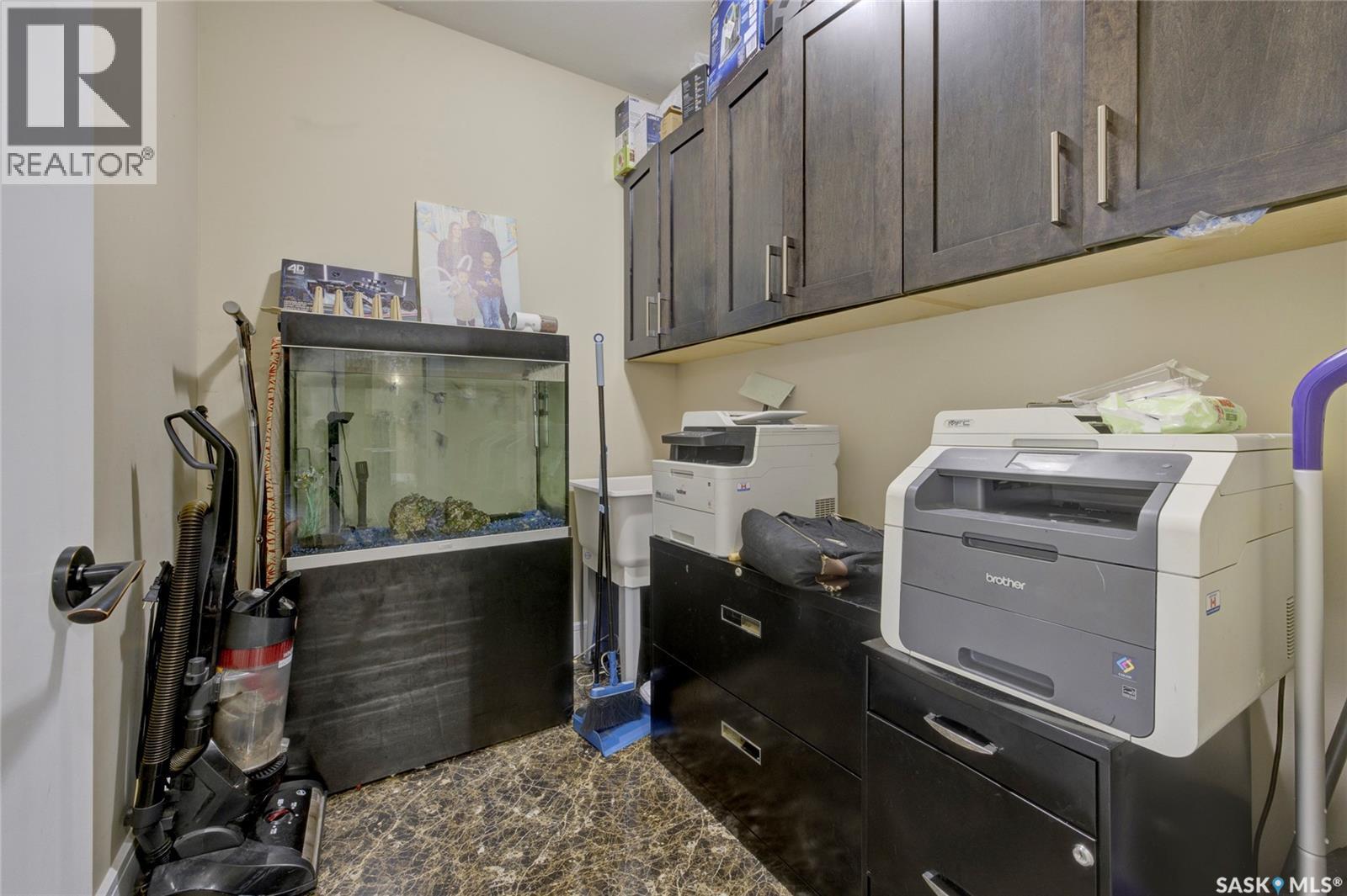 619 Maple Crescent, Warman, SK - Indoor Photo Showing Laundry Room
