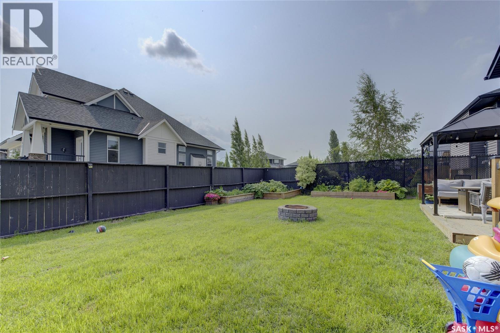 619 Maple Crescent, Warman, SK - Outdoor