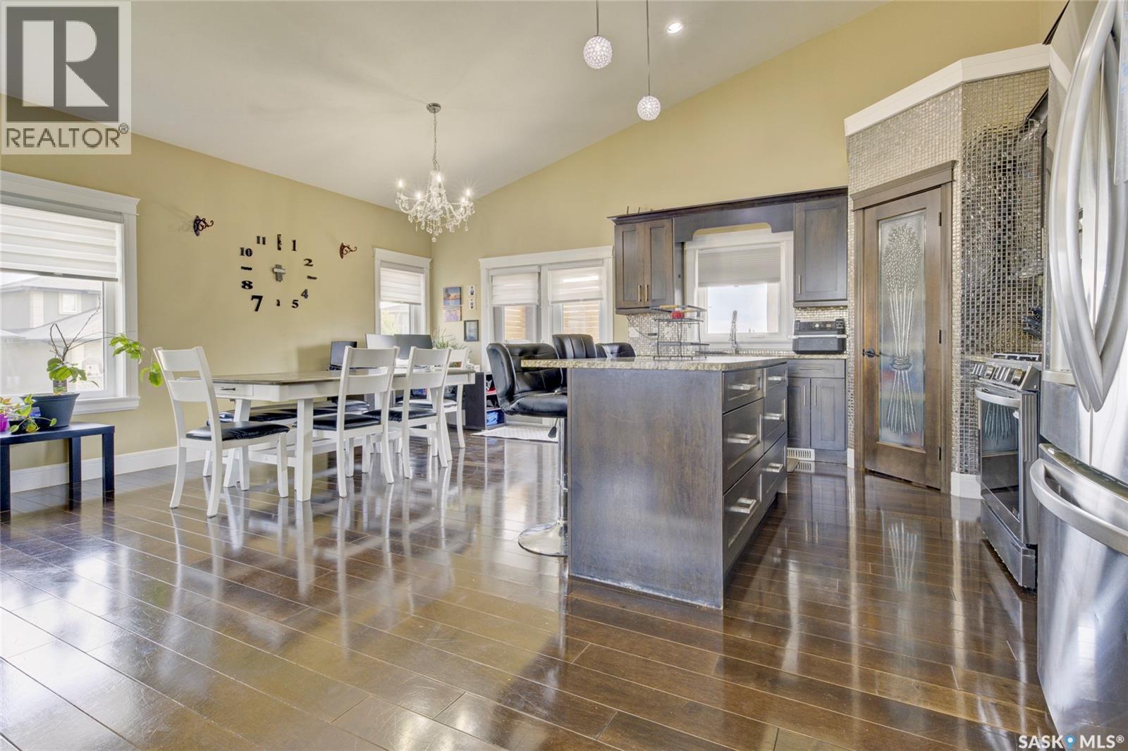 619 Maple Crescent, Warman, SK - Indoor Photo Showing Other Room