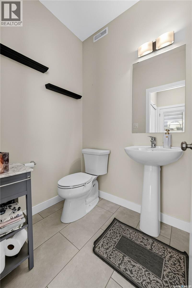 5157 Buckingham Drive E, Regina, SK - Indoor Photo Showing Bathroom