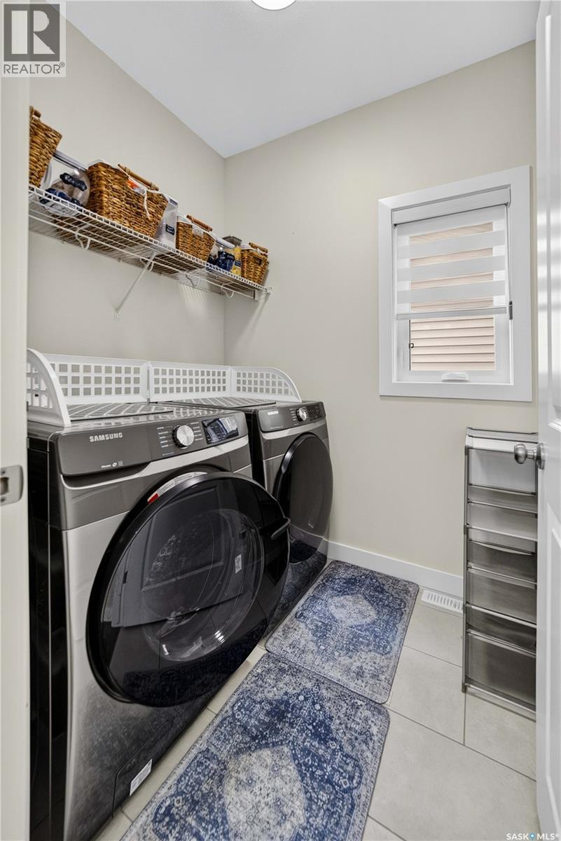 5157 Buckingham Drive E, Regina, SK - Indoor Photo Showing Laundry Room