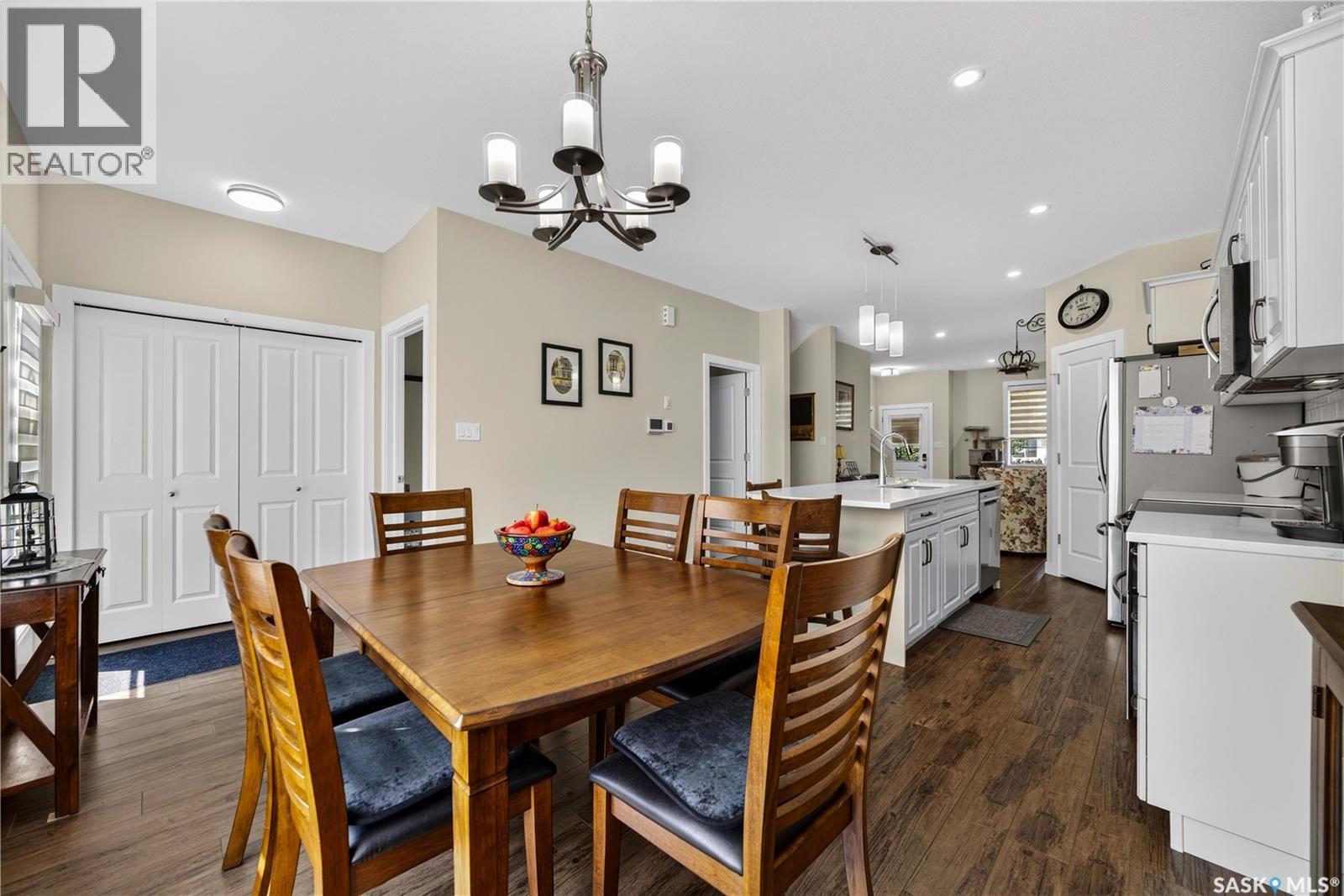 5157 Buckingham Drive E, Regina, SK - Indoor Photo Showing Dining Room