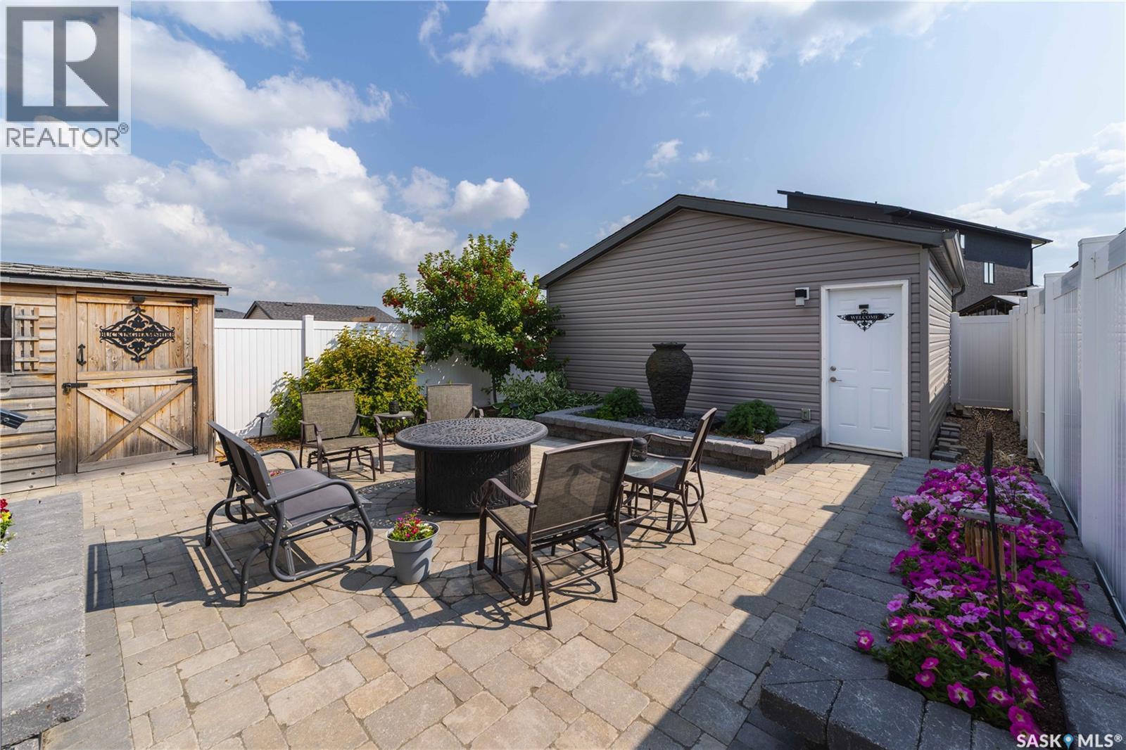 5157 Buckingham Drive E, Regina, SK - Outdoor With Deck Patio Veranda