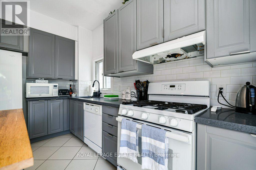 82 August Avenue, Toronto, ON - Indoor Photo Showing Kitchen