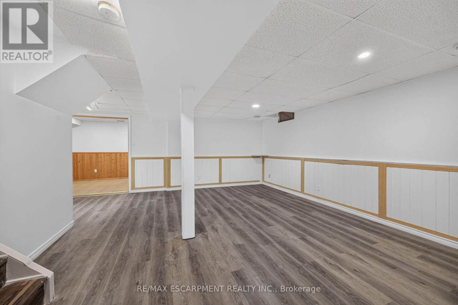 21 Springgarden Crescent, Hamilton, ON - Indoor Photo Showing Other Room