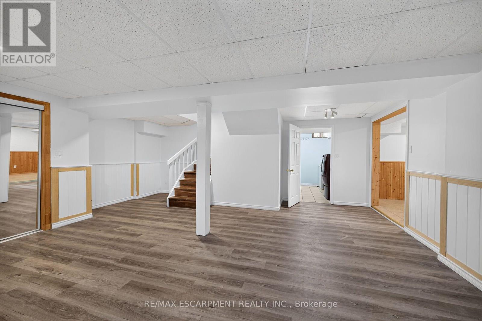 21 Springgarden Crescent, Hamilton, ON - Indoor Photo Showing Other Room