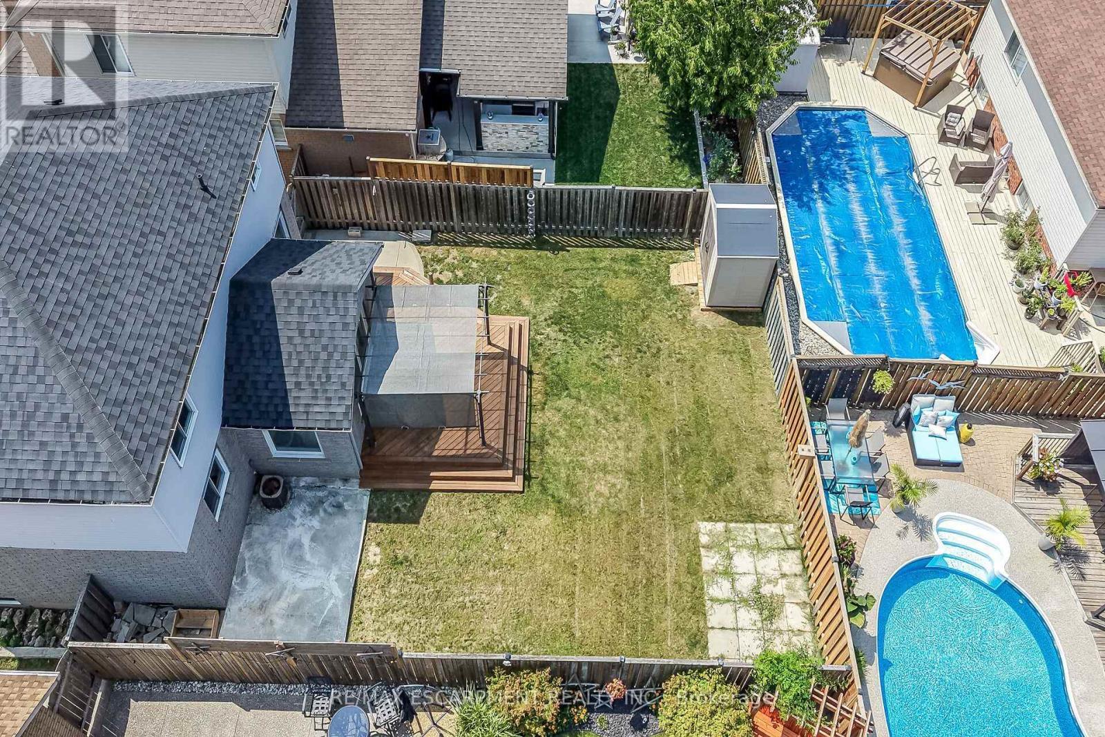 21 Springgarden Crescent, Hamilton, ON - Outdoor With Deck Patio Veranda