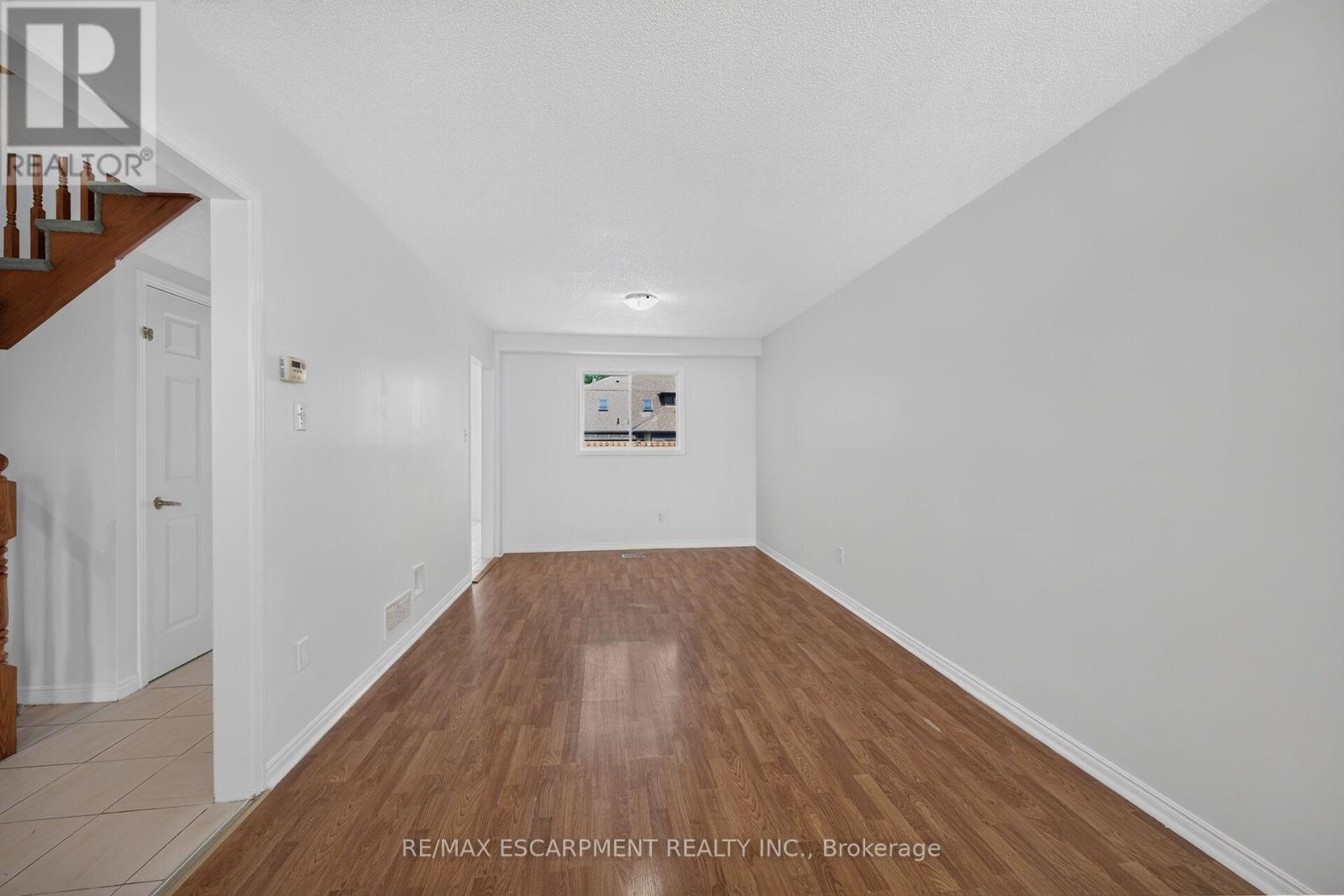 21 Springgarden Crescent, Hamilton, ON - Indoor Photo Showing Other Room