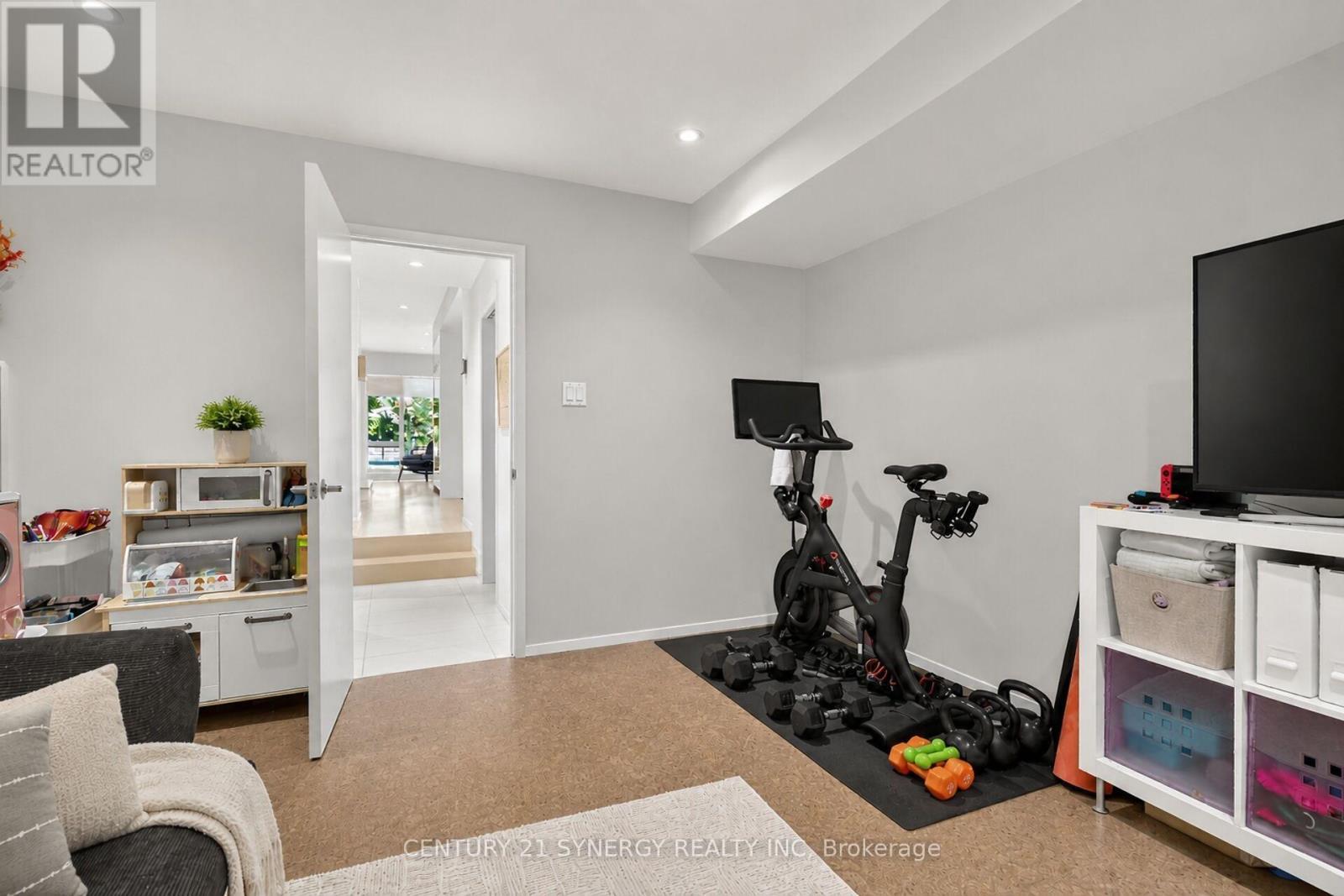 Main floor flex room - 24 Stonehurst Avenue, Ottawa, ON - Indoor Photo Showing Gym Room