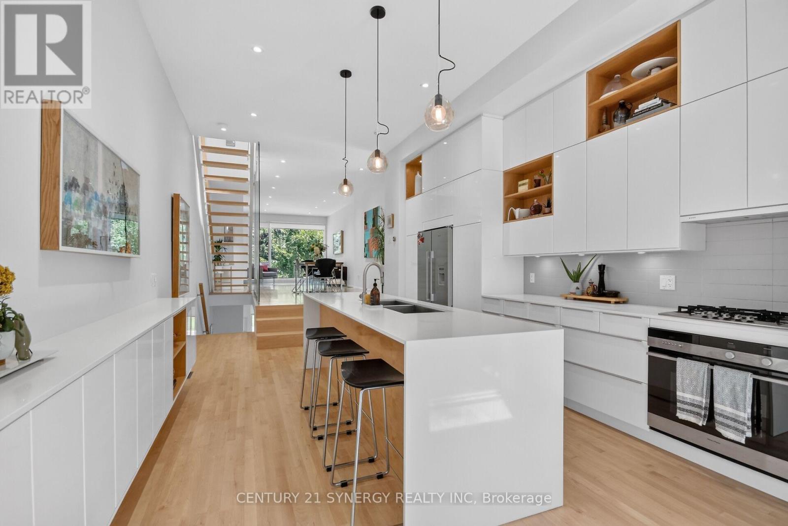 24 Stonehurst Avenue, Ottawa, ON - Indoor Photo Showing Kitchen With Upgraded Kitchen