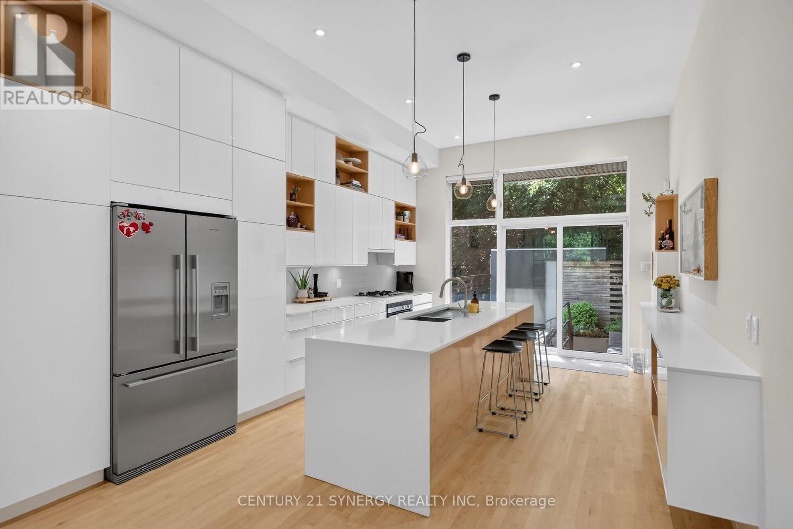 24 Stonehurst Avenue, Ottawa, ON - Indoor Photo Showing Kitchen With Upgraded Kitchen