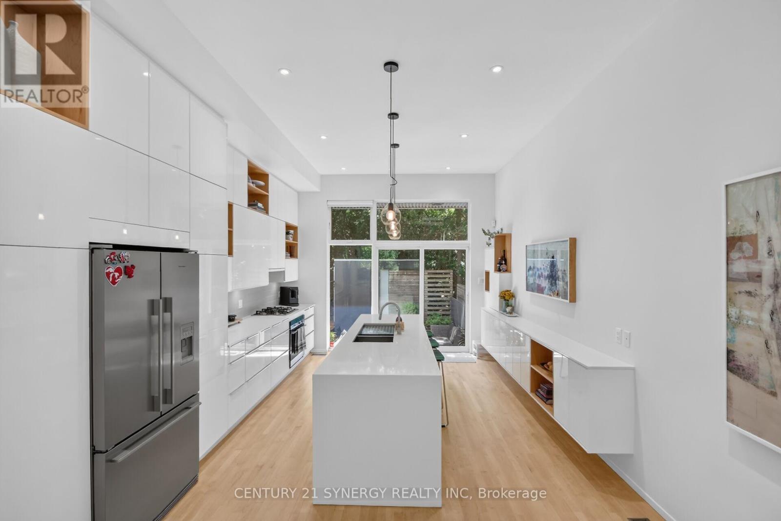 24 Stonehurst Avenue, Ottawa, ON - Indoor Photo Showing Kitchen With Upgraded Kitchen
