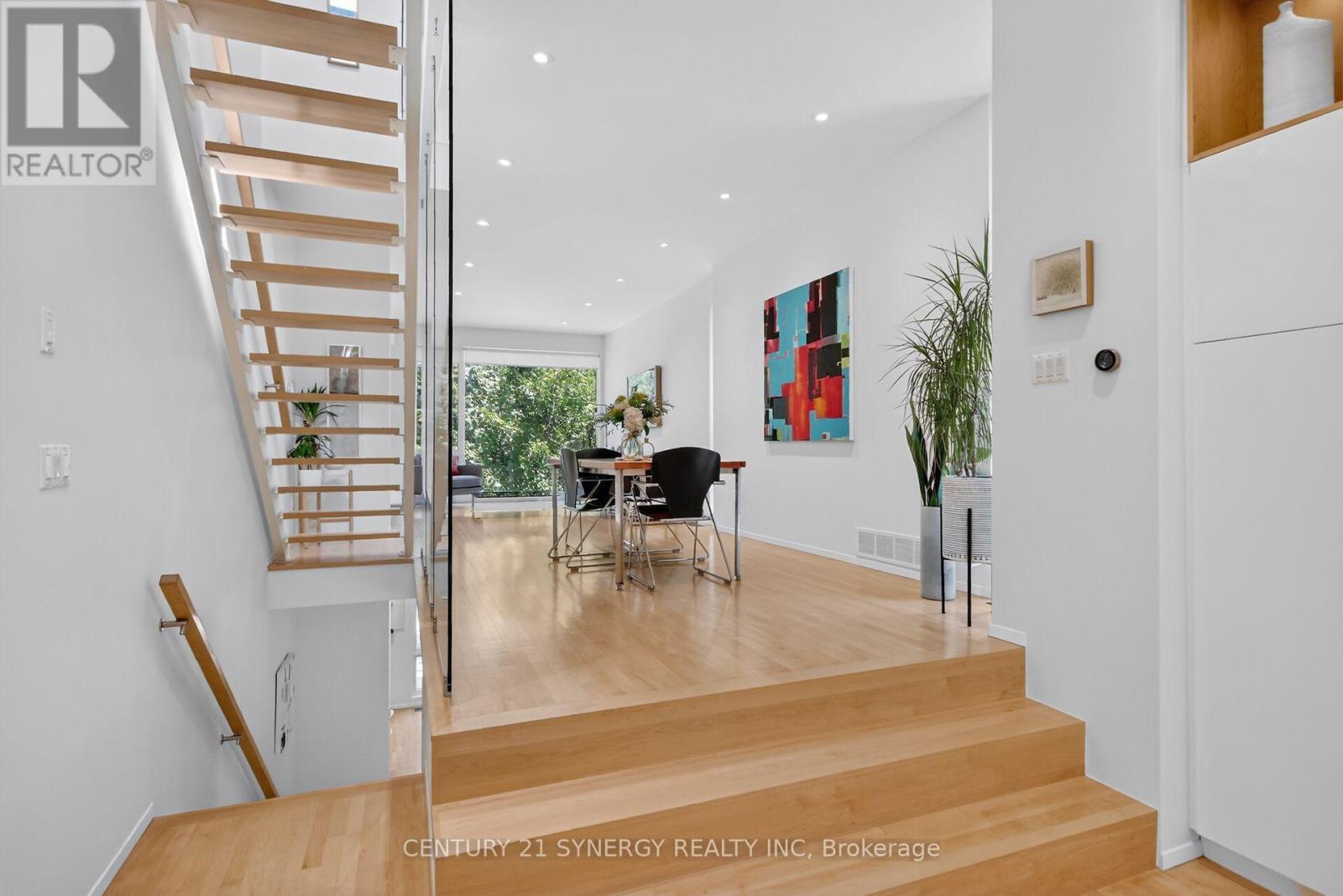 24 Stonehurst Avenue, Ottawa, ON - Indoor Photo Showing Other Room