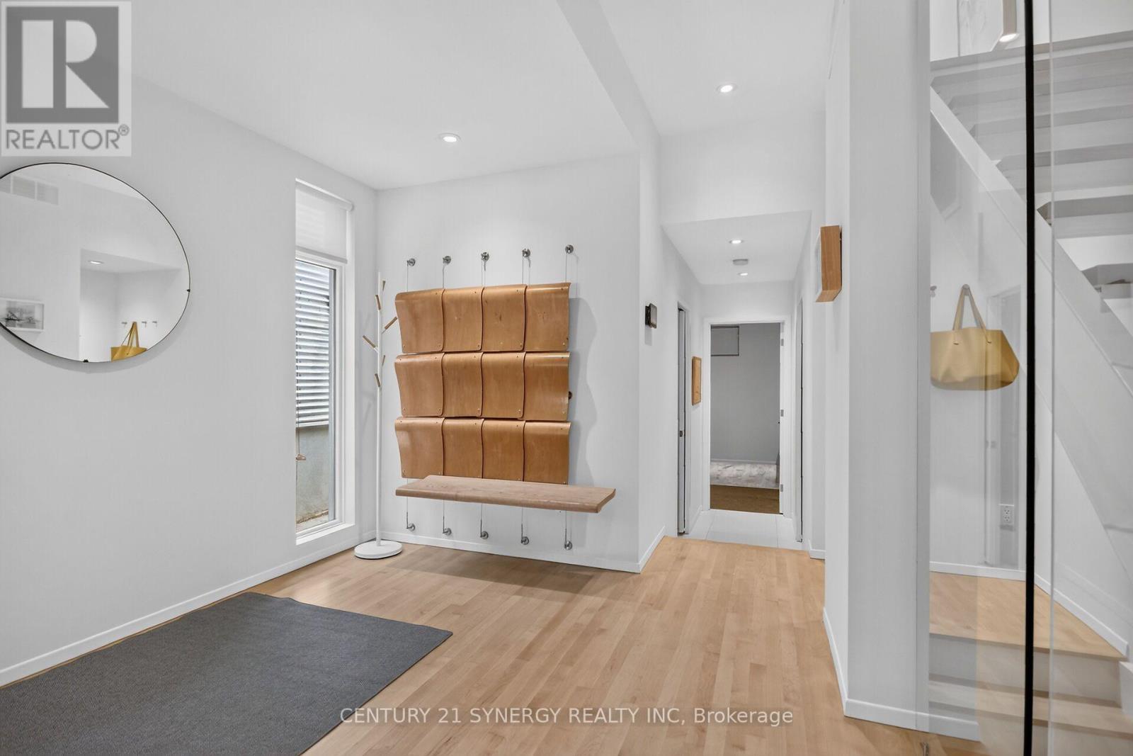 Foyer - 24 Stonehurst Avenue, Ottawa, ON - Indoor