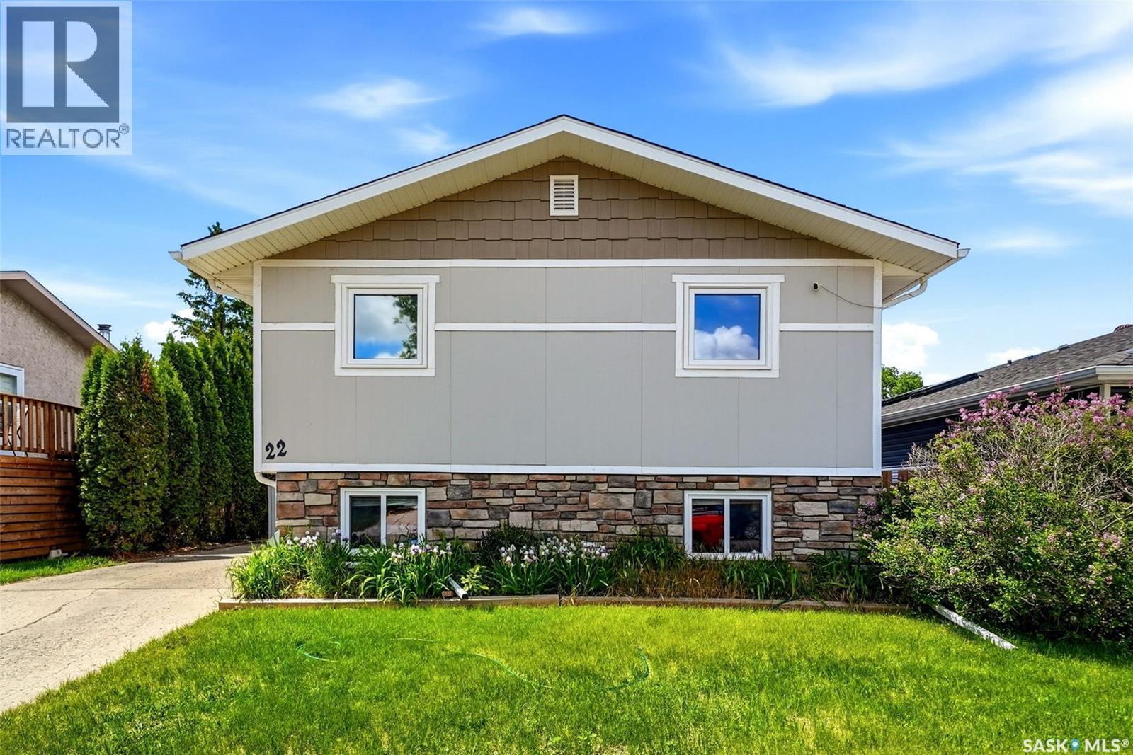 22 Salemka Crescent, Regina, SK - Outdoor