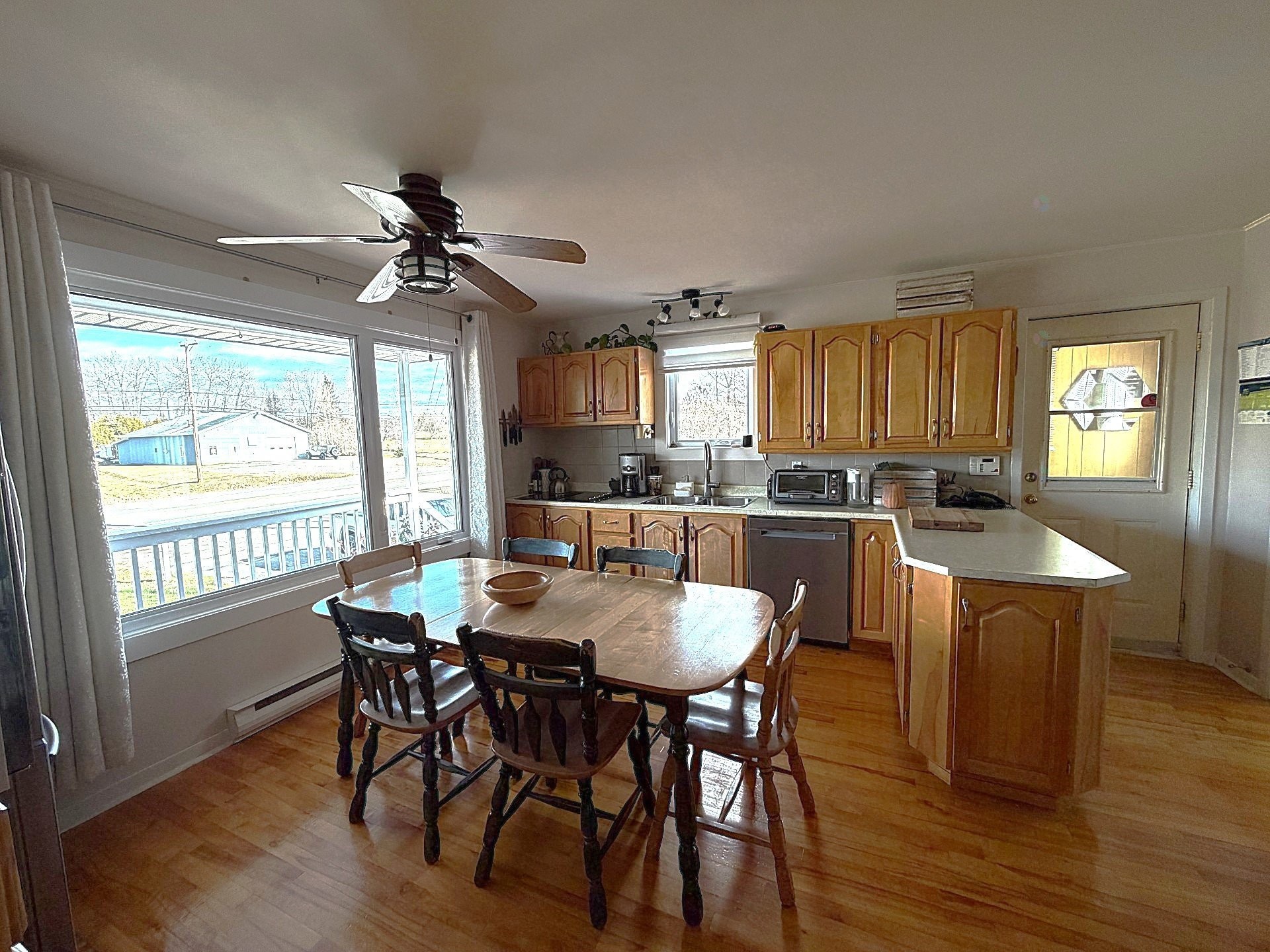 Kitchen - 278 Boul. Perron O., Caplan, QC - Indoor Photo Showing Other Room
