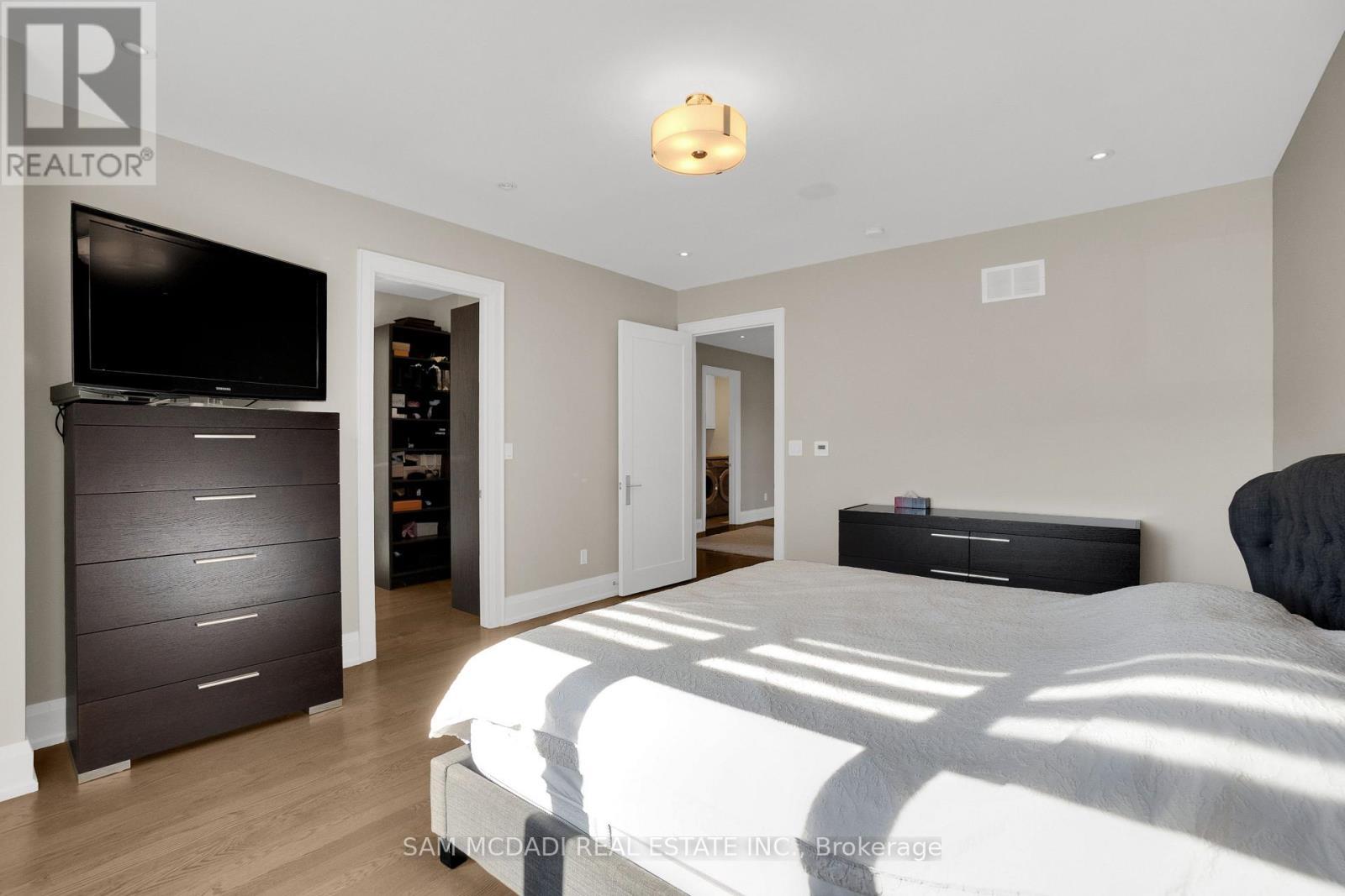 1196 Strathy Avenue, Mississauga, ON - Indoor Photo Showing Bedroom