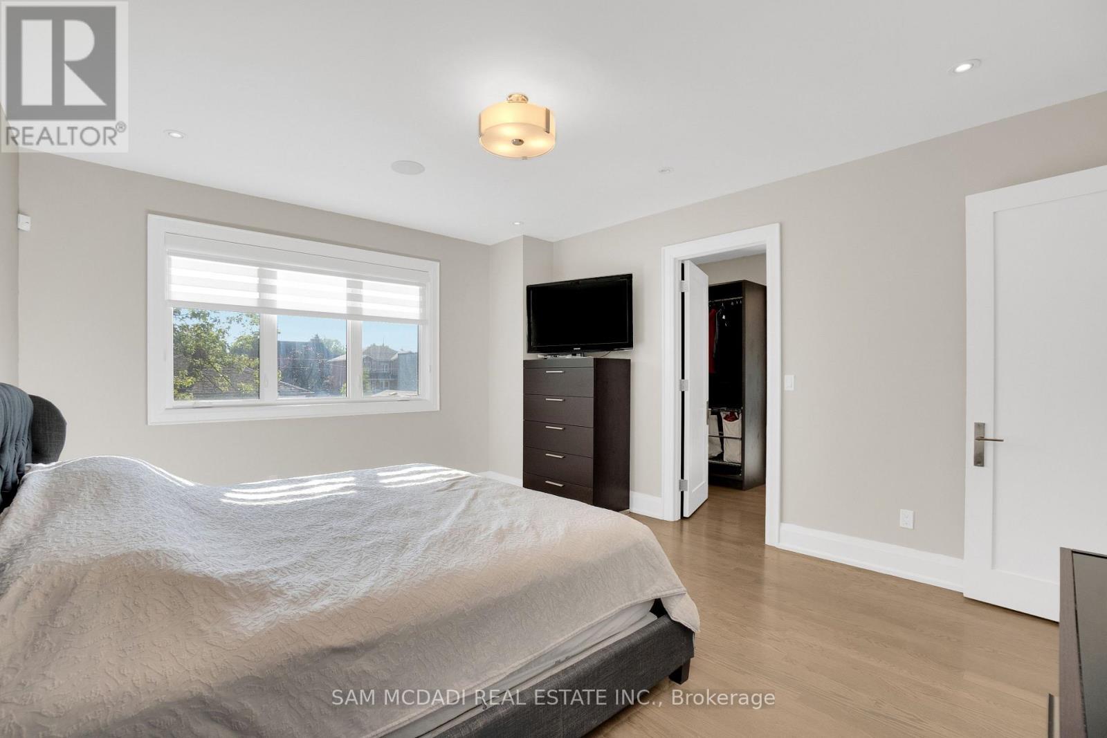 1196 Strathy Avenue, Mississauga, ON - Indoor Photo Showing Bedroom