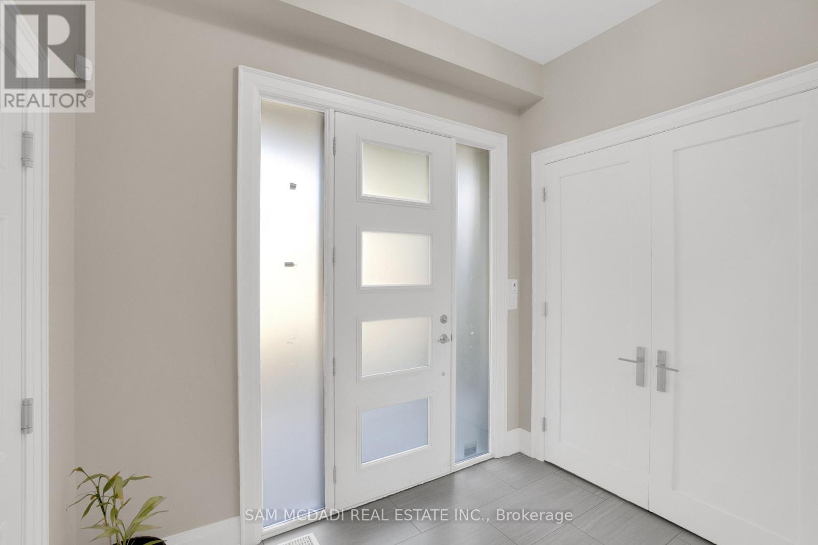 1196 Strathy Avenue, Mississauga, ON - Indoor Photo Showing Other Room