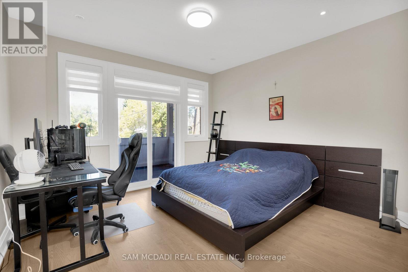 1196 Strathy Avenue, Mississauga, ON - Indoor Photo Showing Bedroom