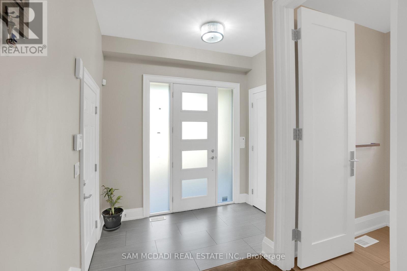 1196 Strathy Avenue, Mississauga, ON - Indoor Photo Showing Other Room