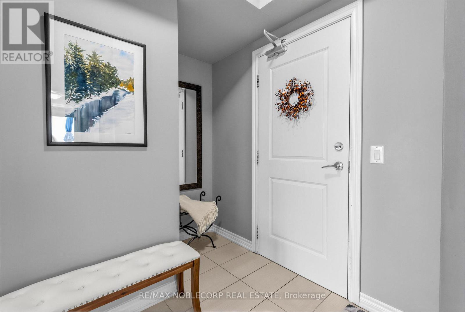 610 - 7730 Kipling Avenue, Vaughan, ON - Indoor Photo Showing Other Room