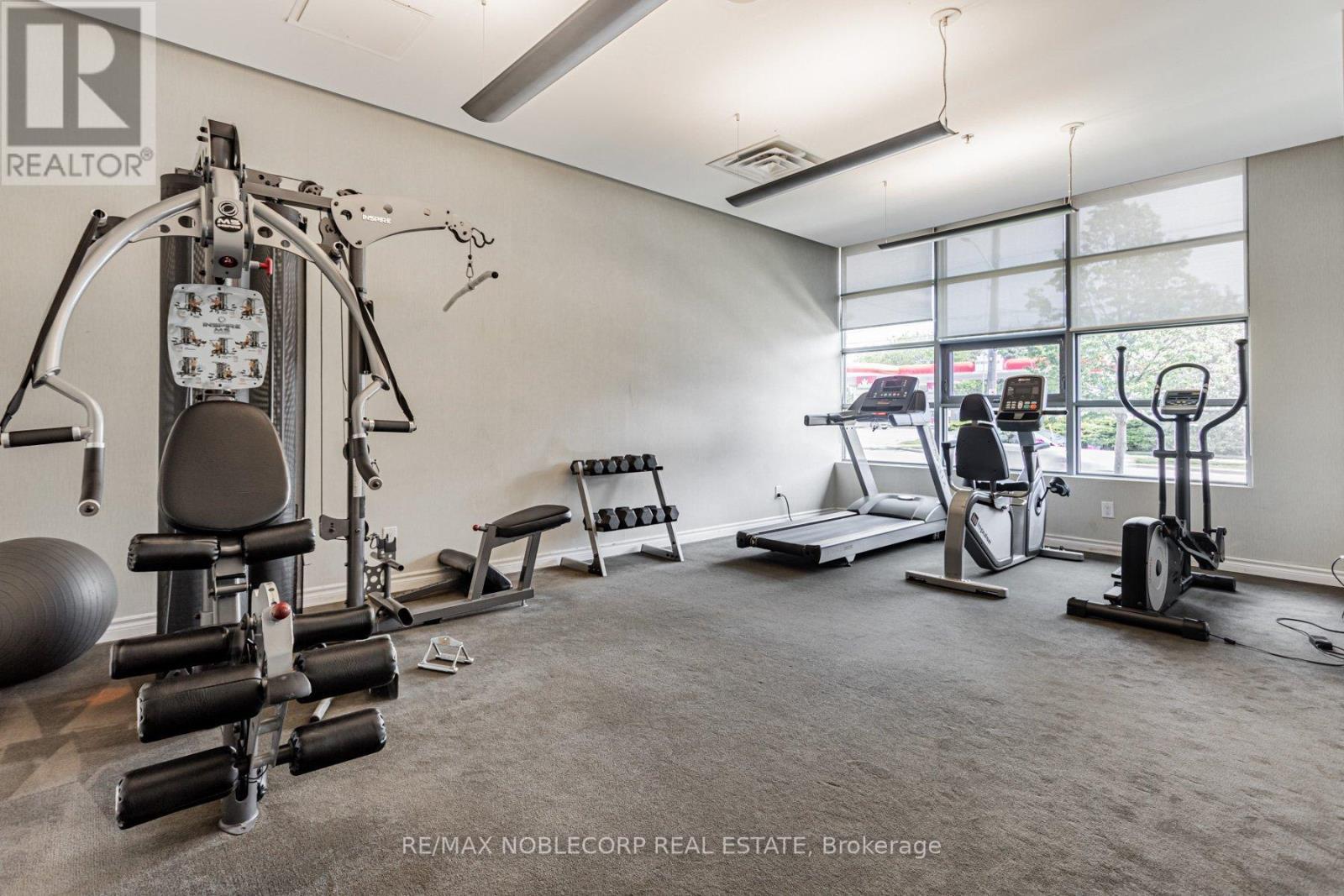 610 - 7730 Kipling Avenue, Vaughan, ON - Indoor Photo Showing Gym Room