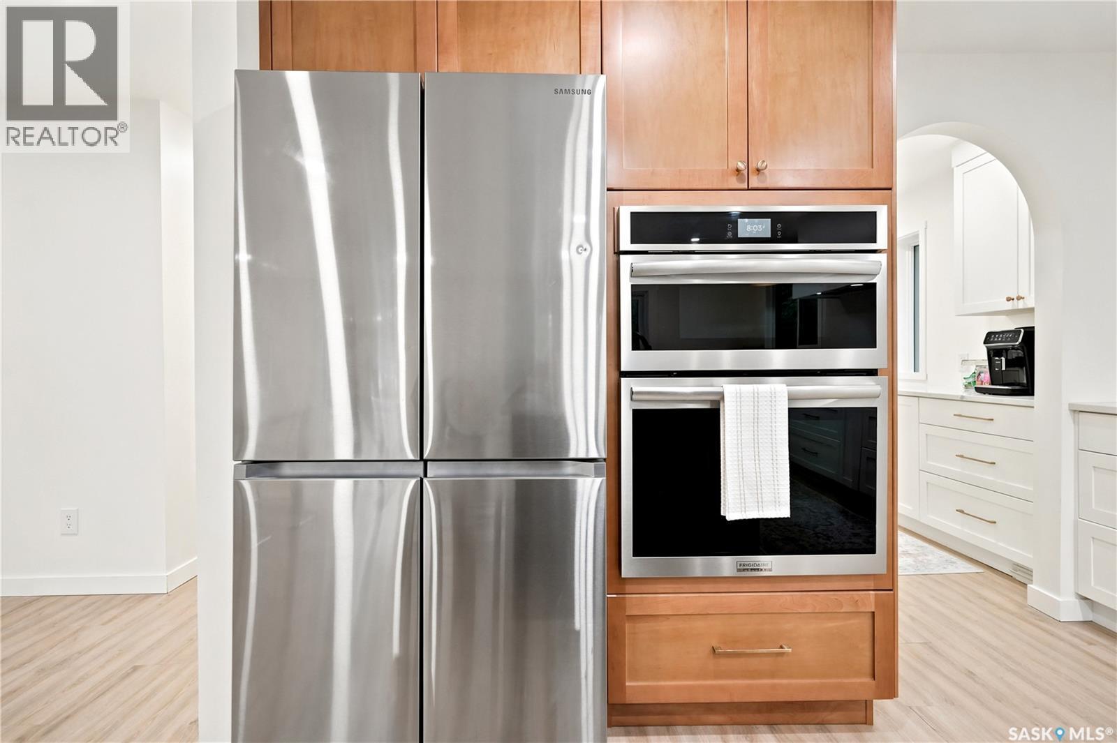 306 Valleyview Boulevard, Caronport, SK - Indoor Photo Showing Kitchen