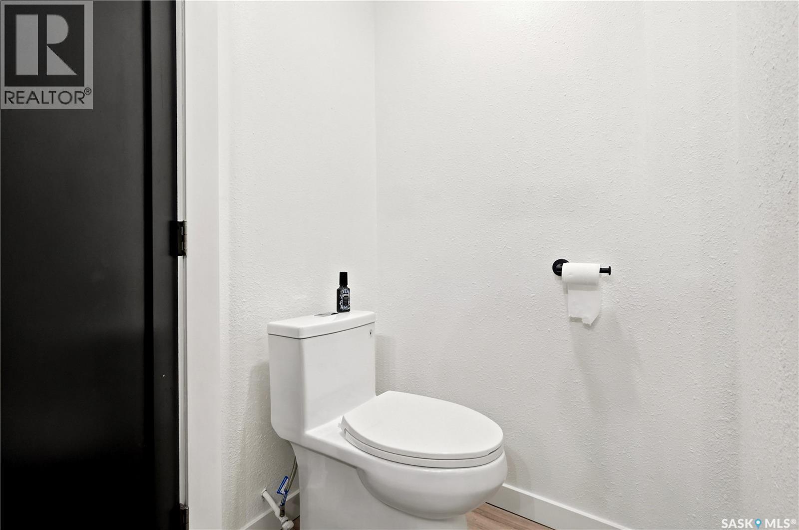 306 Valleyview Boulevard, Caronport, SK - Indoor Photo Showing Bathroom