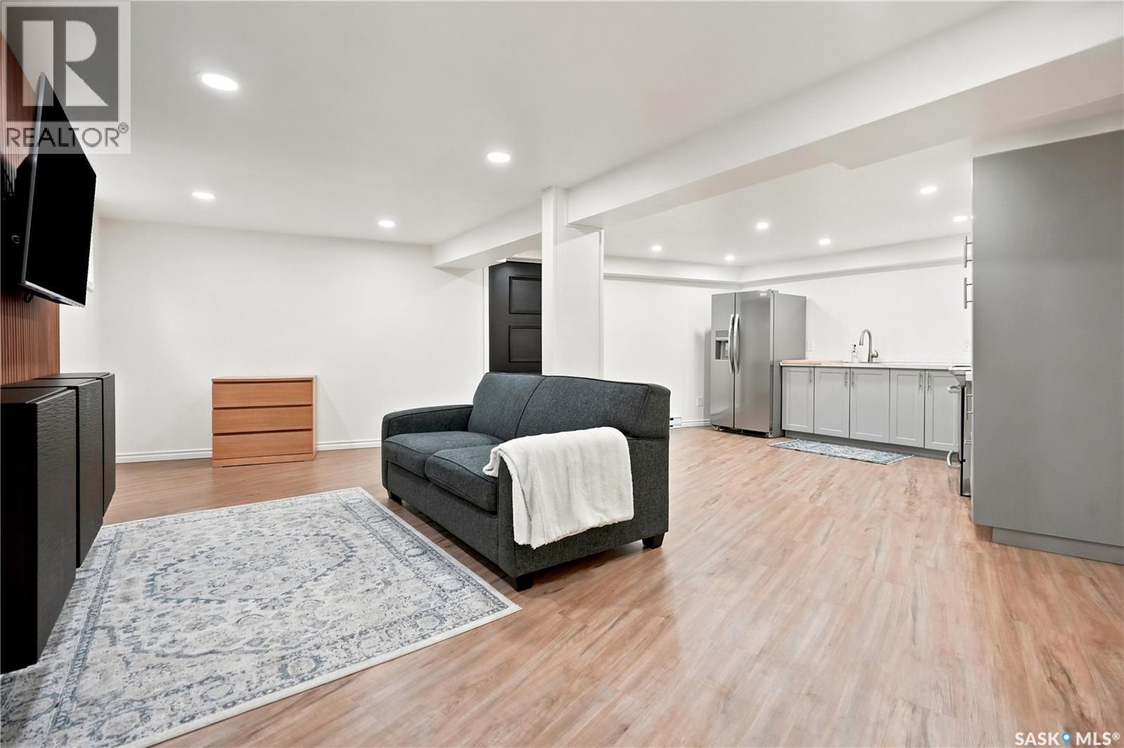 306 Valleyview Boulevard, Caronport, SK - Indoor