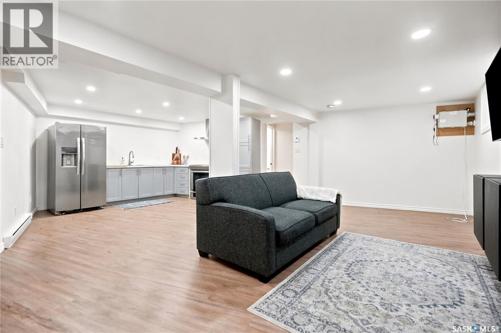 306 Valleyview Boulevard, Caronport, SK - Indoor