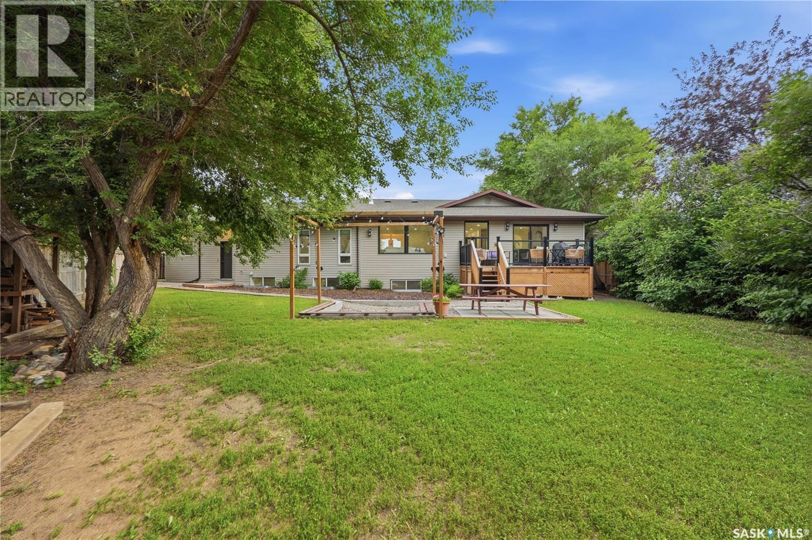 306 Valleyview Boulevard, Caronport, SK - Outdoor With Deck Patio Veranda