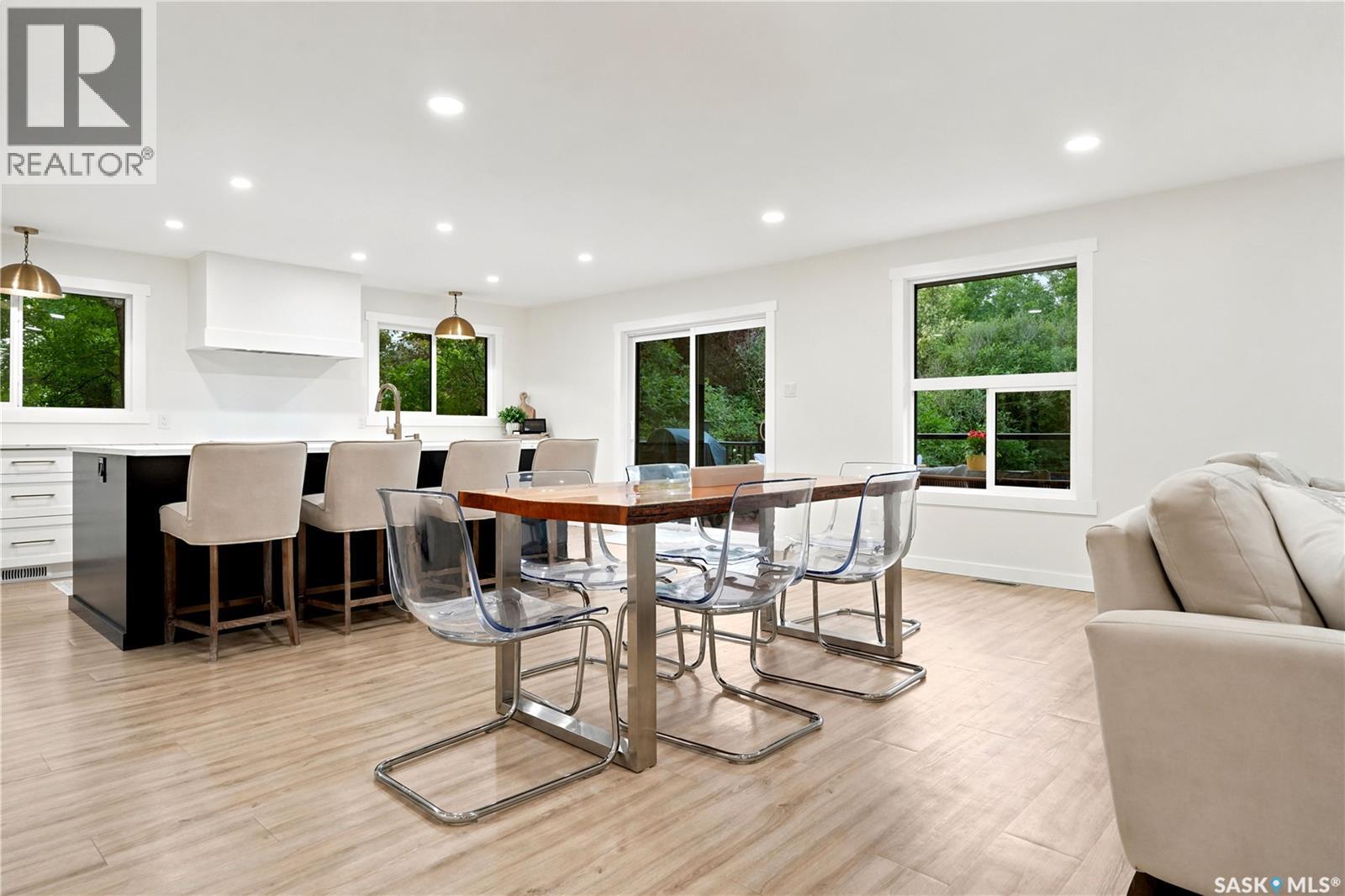 306 Valleyview Boulevard, Caronport, SK - Indoor Photo Showing Dining Room