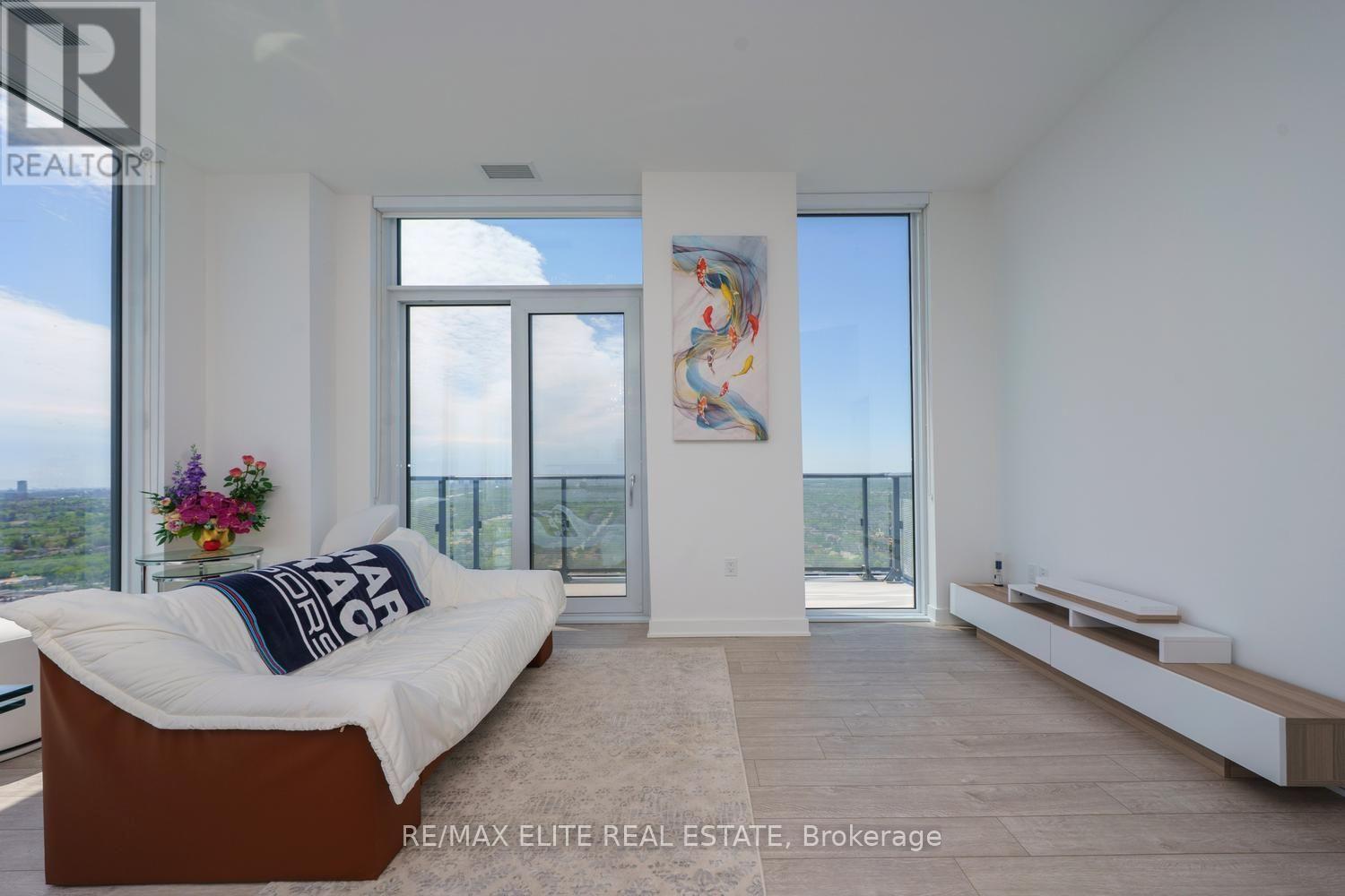 Ph 10 - 105 Oneida Crescent, Richmond Hill, ON - Indoor