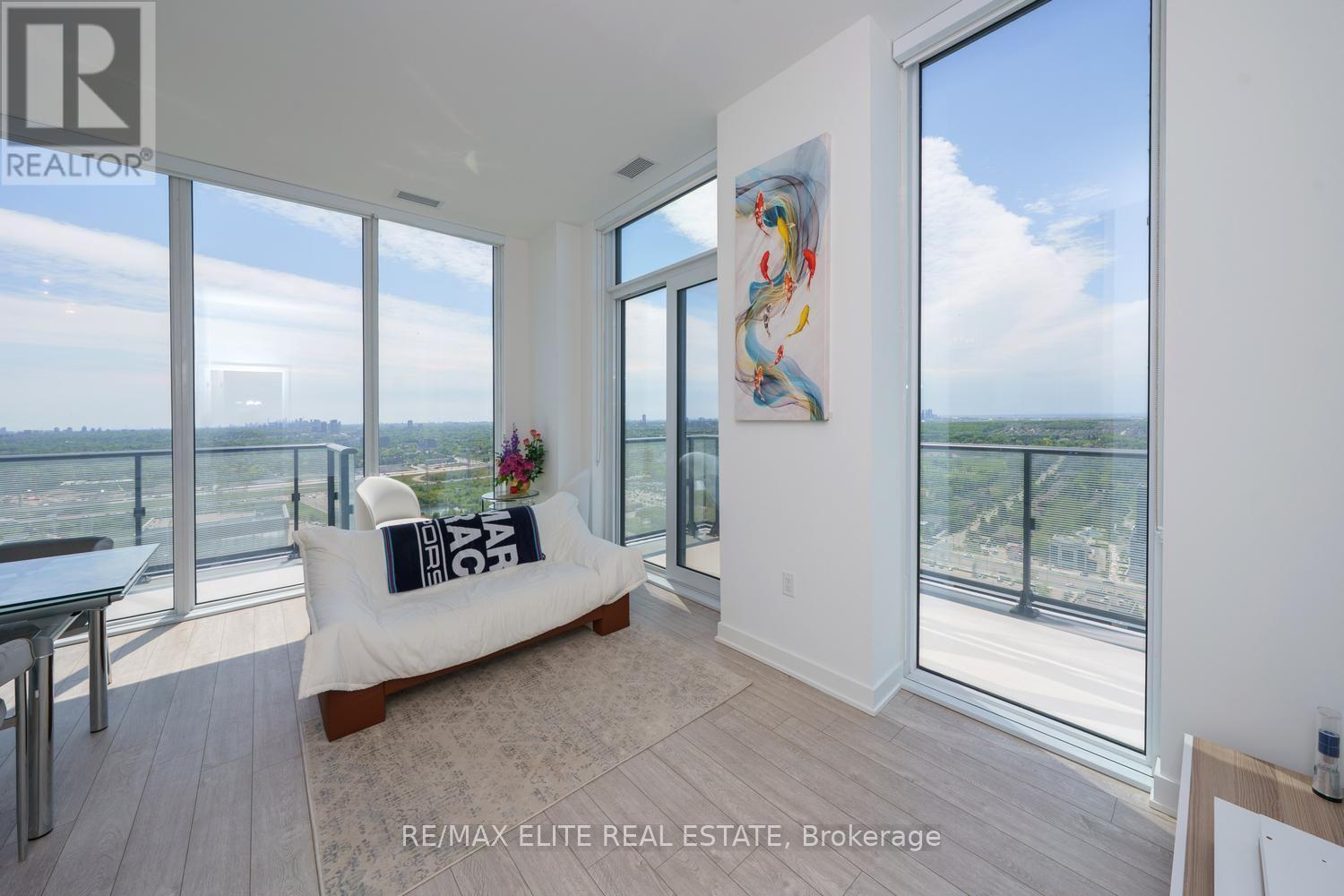 Ph 10 - 105 Oneida Crescent, Richmond Hill, ON - Indoor Photo Showing Other Room