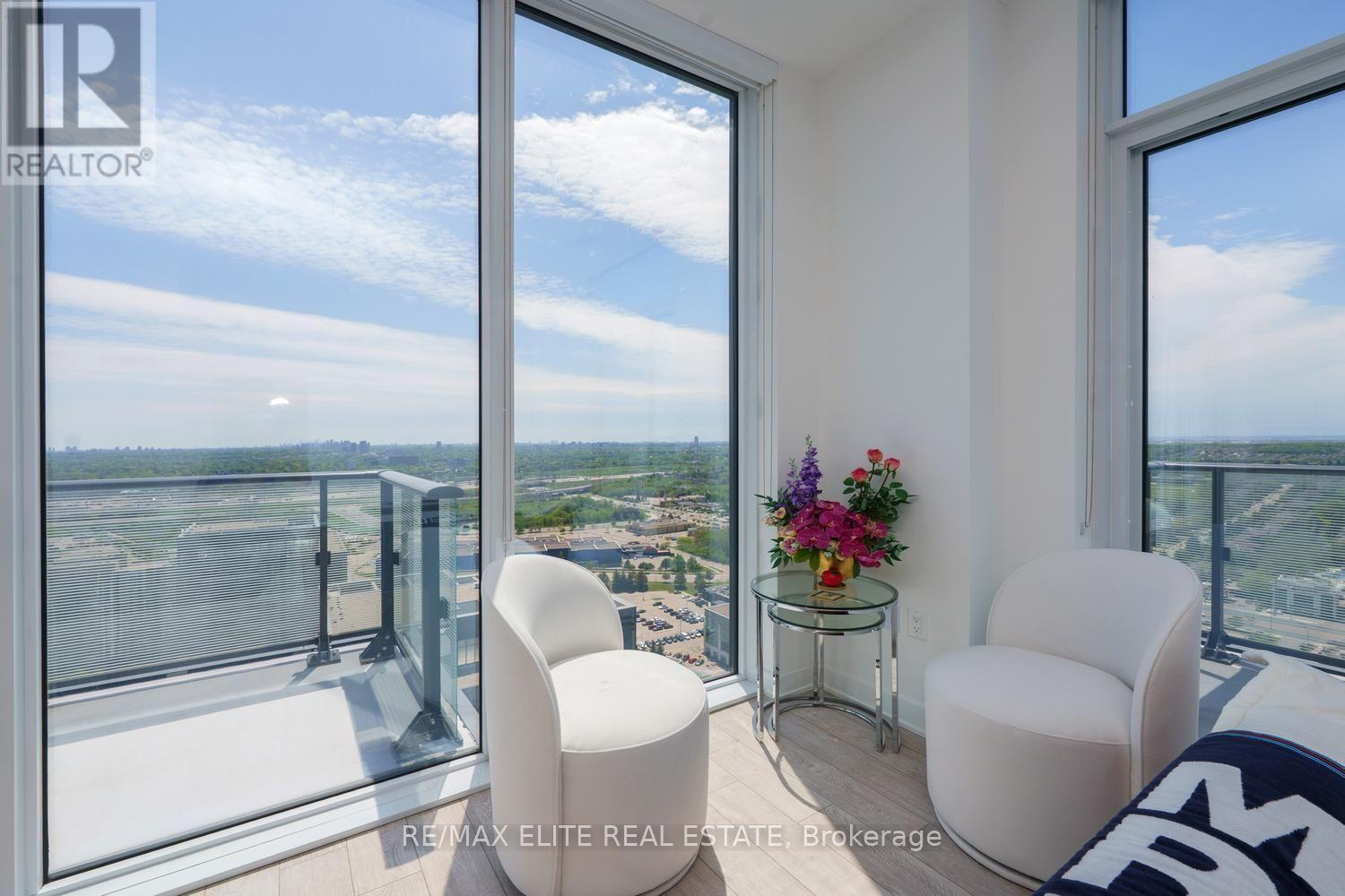 Ph 10 - 105 Oneida Crescent, Richmond Hill, ON - Indoor Photo Showing Other Room