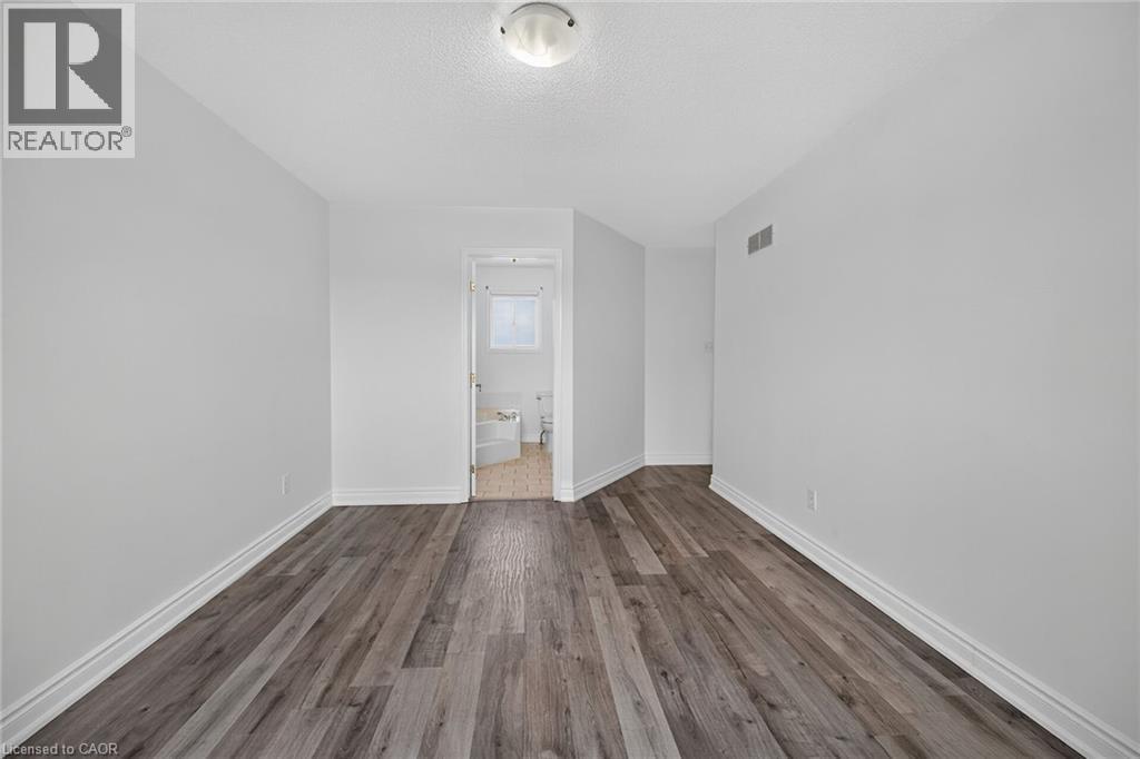 21 Springgarden Crescent, Hamilton, ON - Indoor Photo Showing Other Room