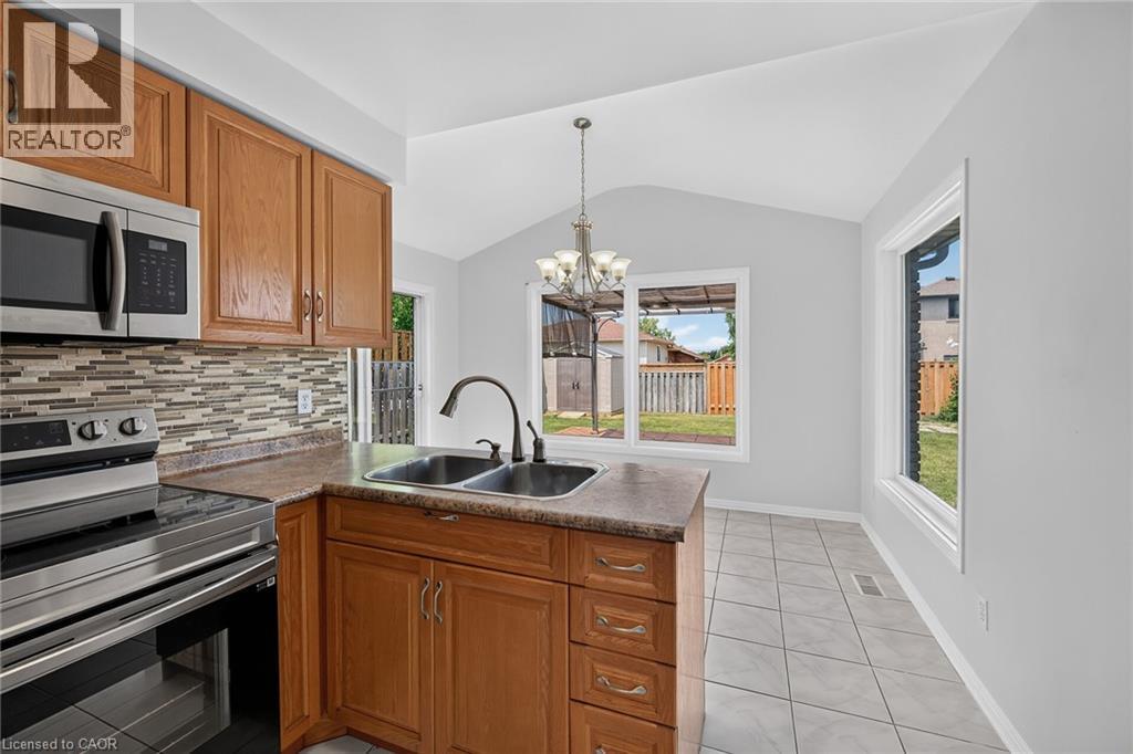 21 Springgarden Crescent, Hamilton, ON - Indoor Photo Showing Kitchen With Double Sink